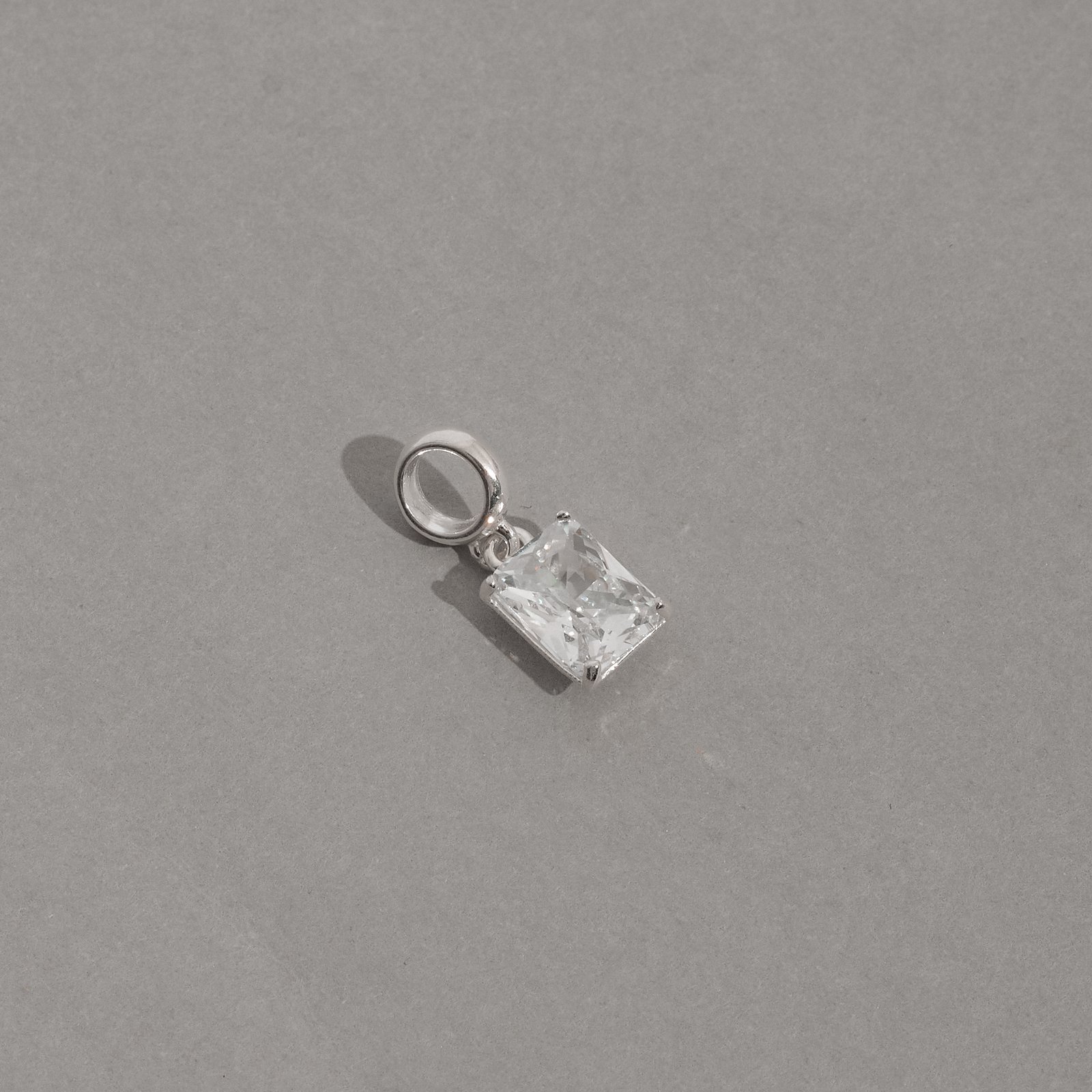 Berloque pingente zircônia retangular cristal 8mm