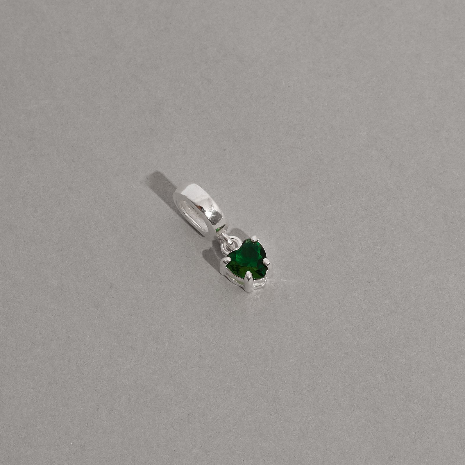 Berloque pingente zircônia coração esmeralda 5mm