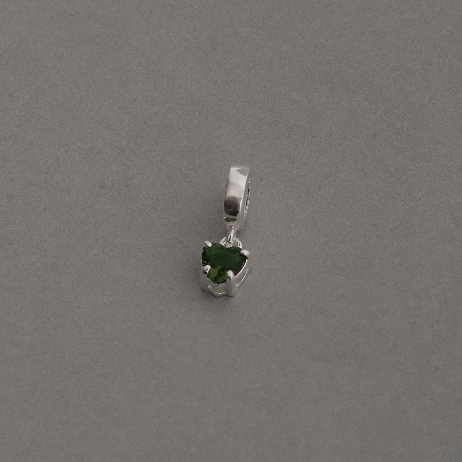 Berloque pingente zircônia coração esmeralda 5mm