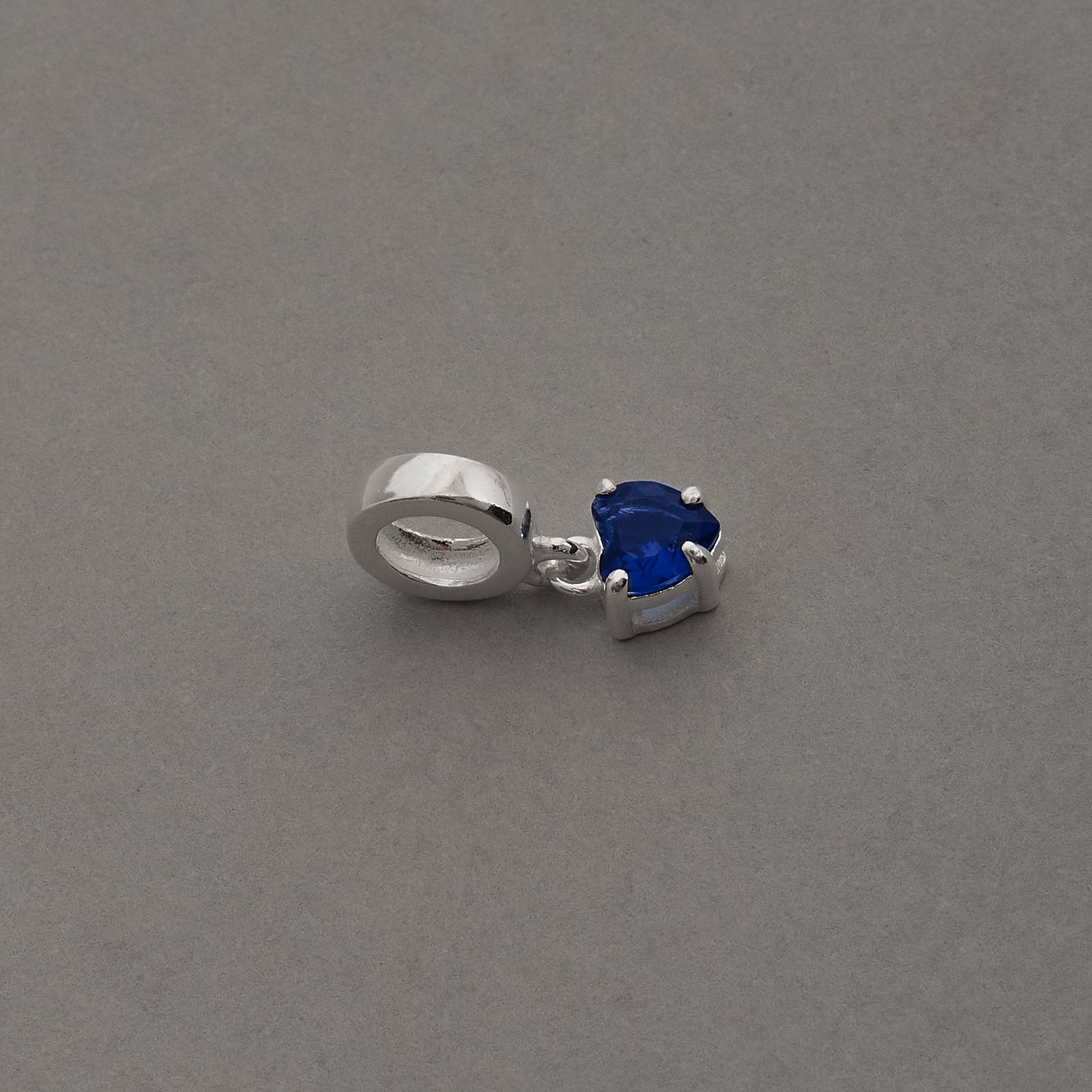 Berloque pingente zircônia coração azul bic 5mm