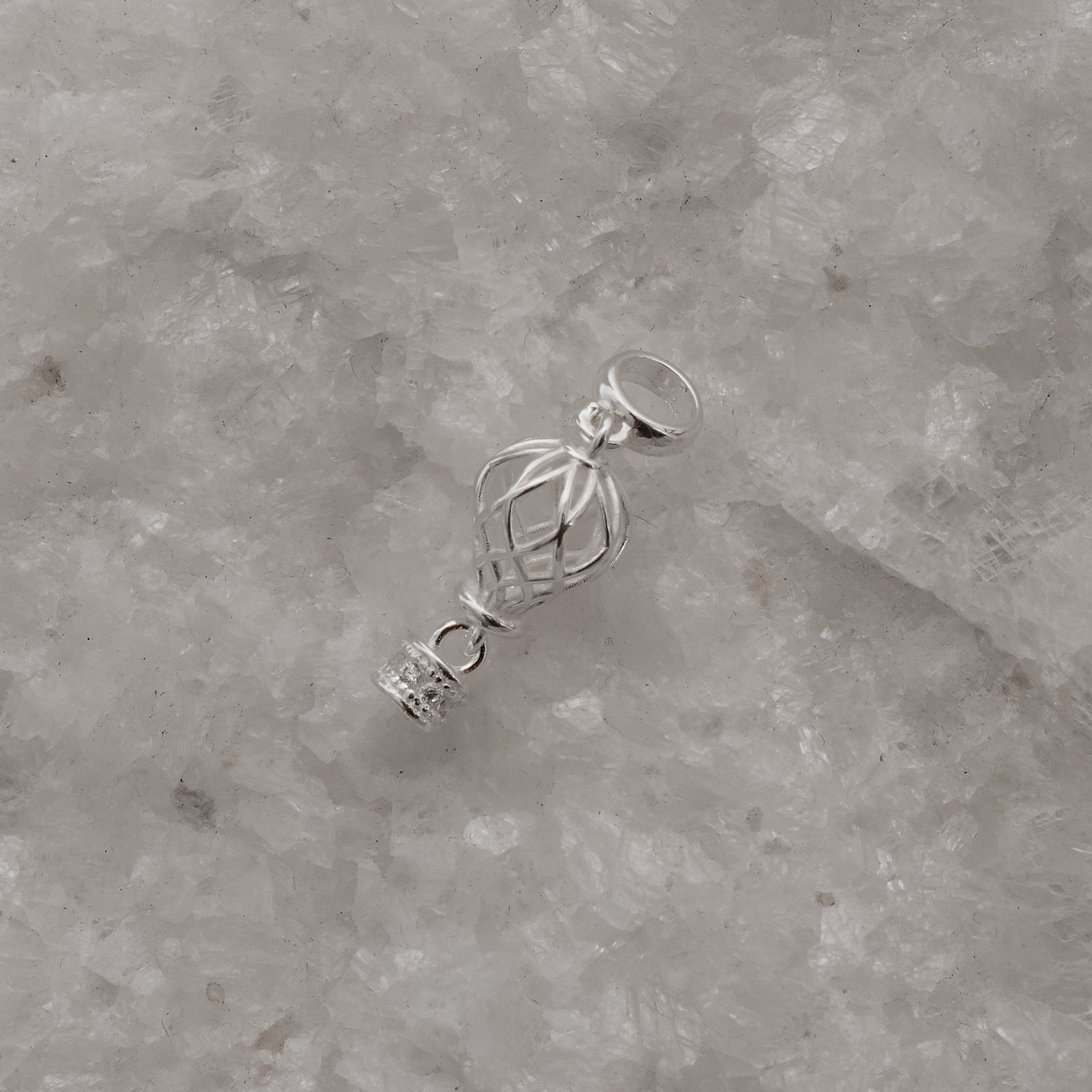 Berloque pingente balão detalhe cravejado 18mm