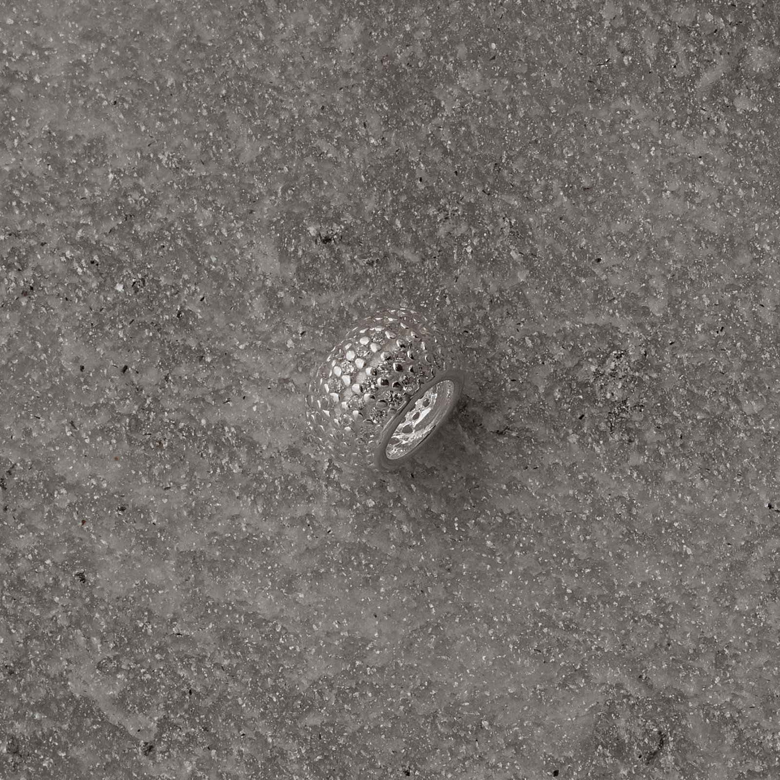 Berloque separador largo cravejado 9mm
