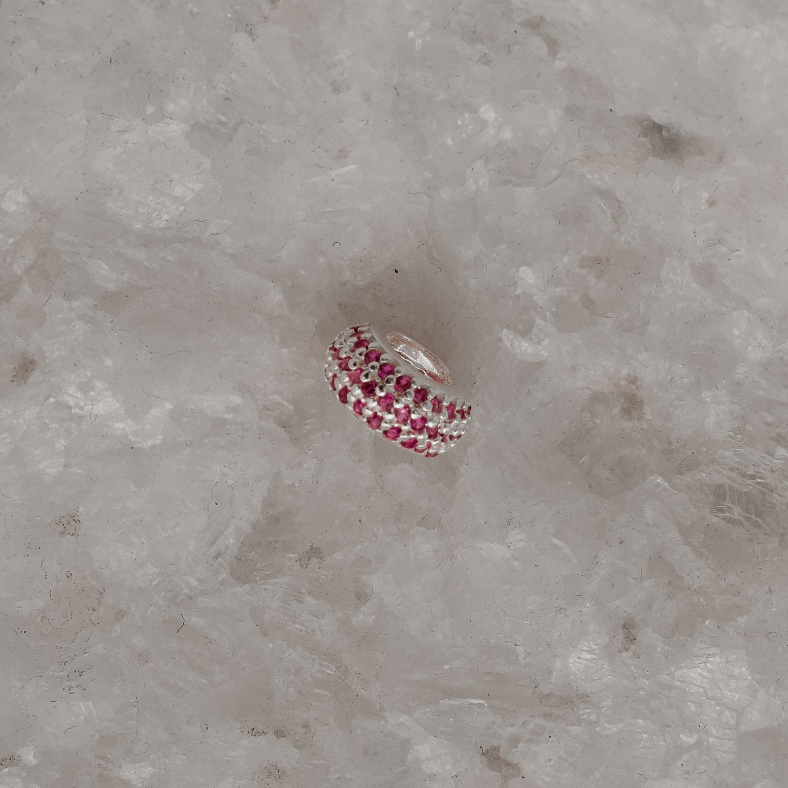 Berloque separador triplo cravejado rosa 10mm