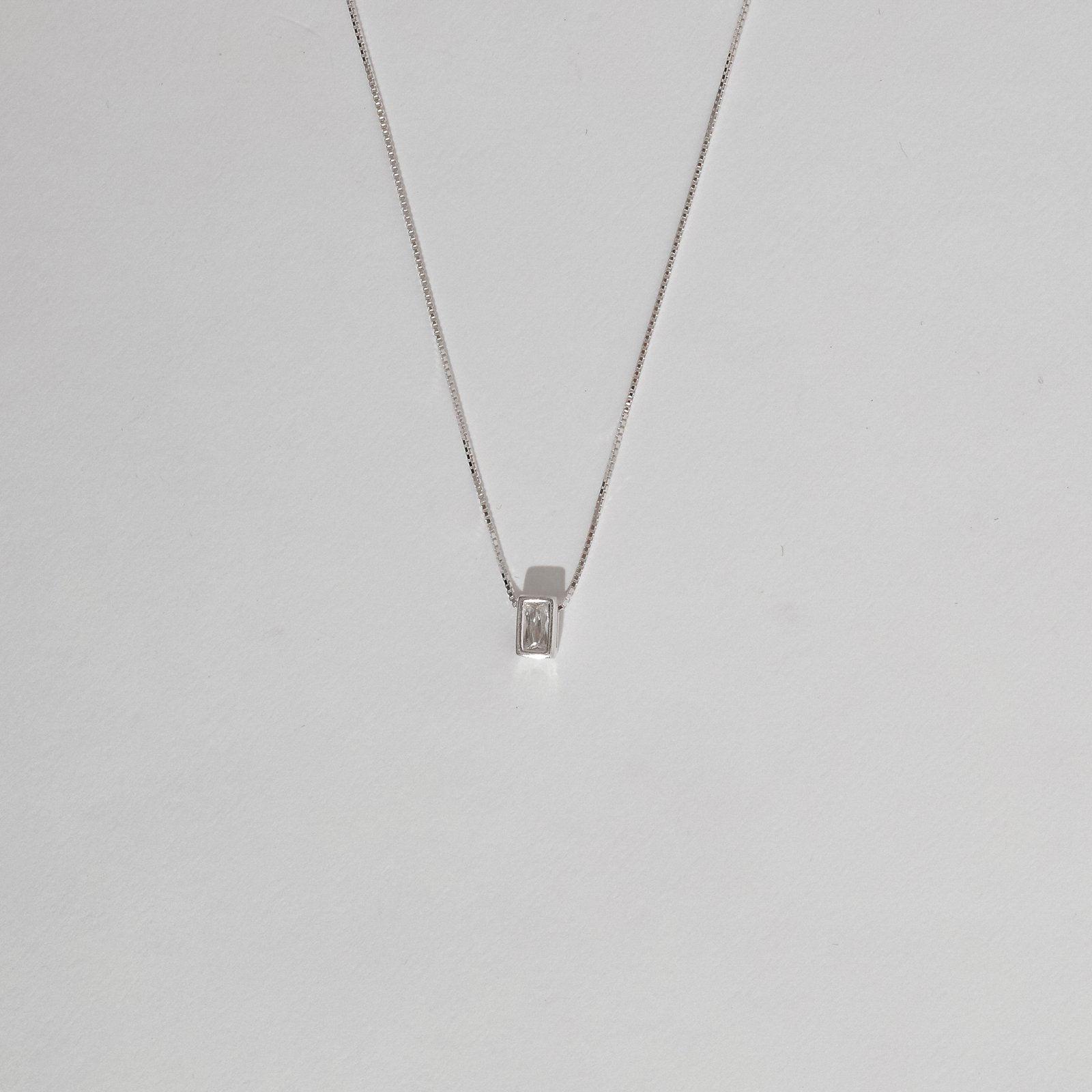 Colar zircônia retangular cristal 5mm 40cm