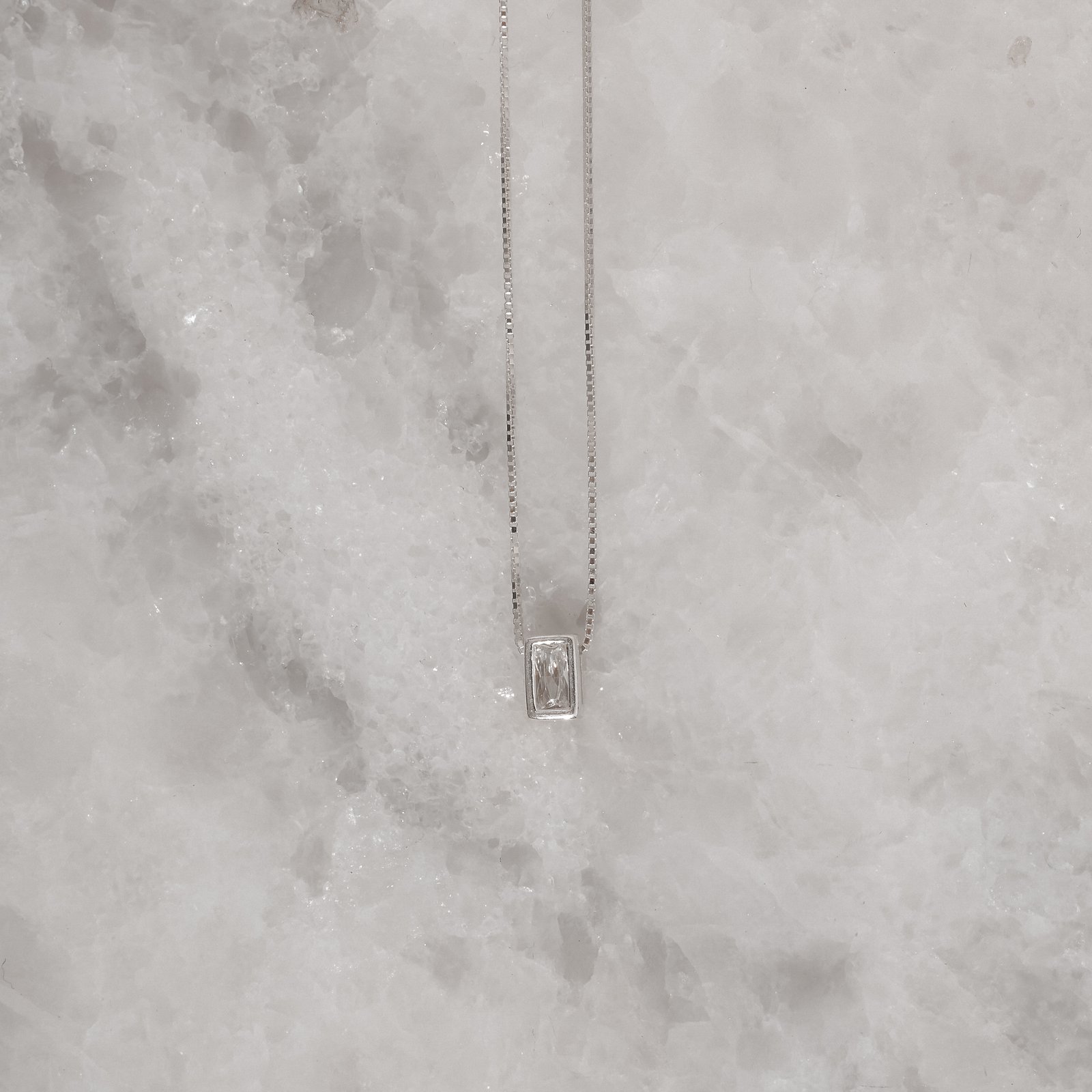 Colar zircônia retangular cristal 5mm 40cm