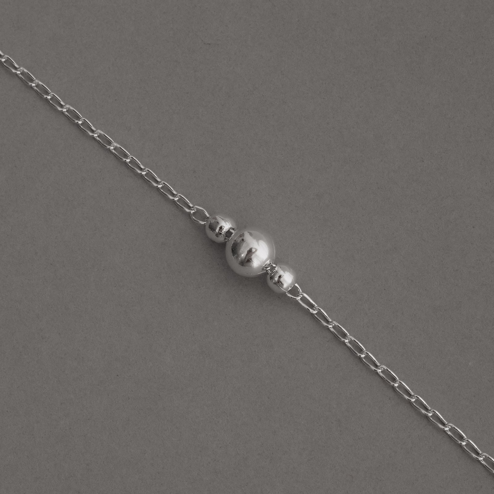 Pulseira entremeio bolas 4 e 7mm