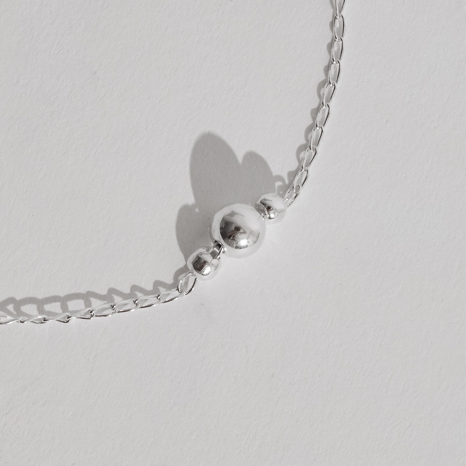 Pulseira entremeio bolas 4 e 7mm