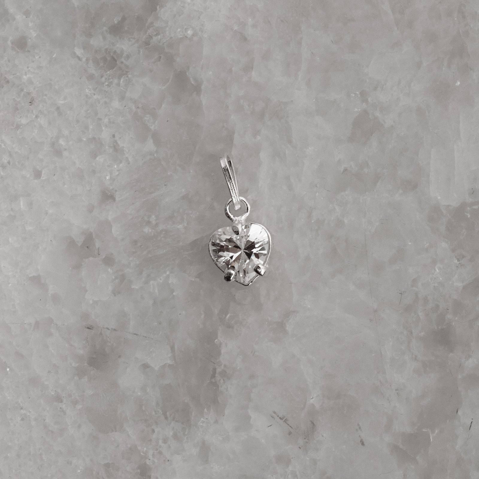 Pingente zircônia coração cristal 7mm