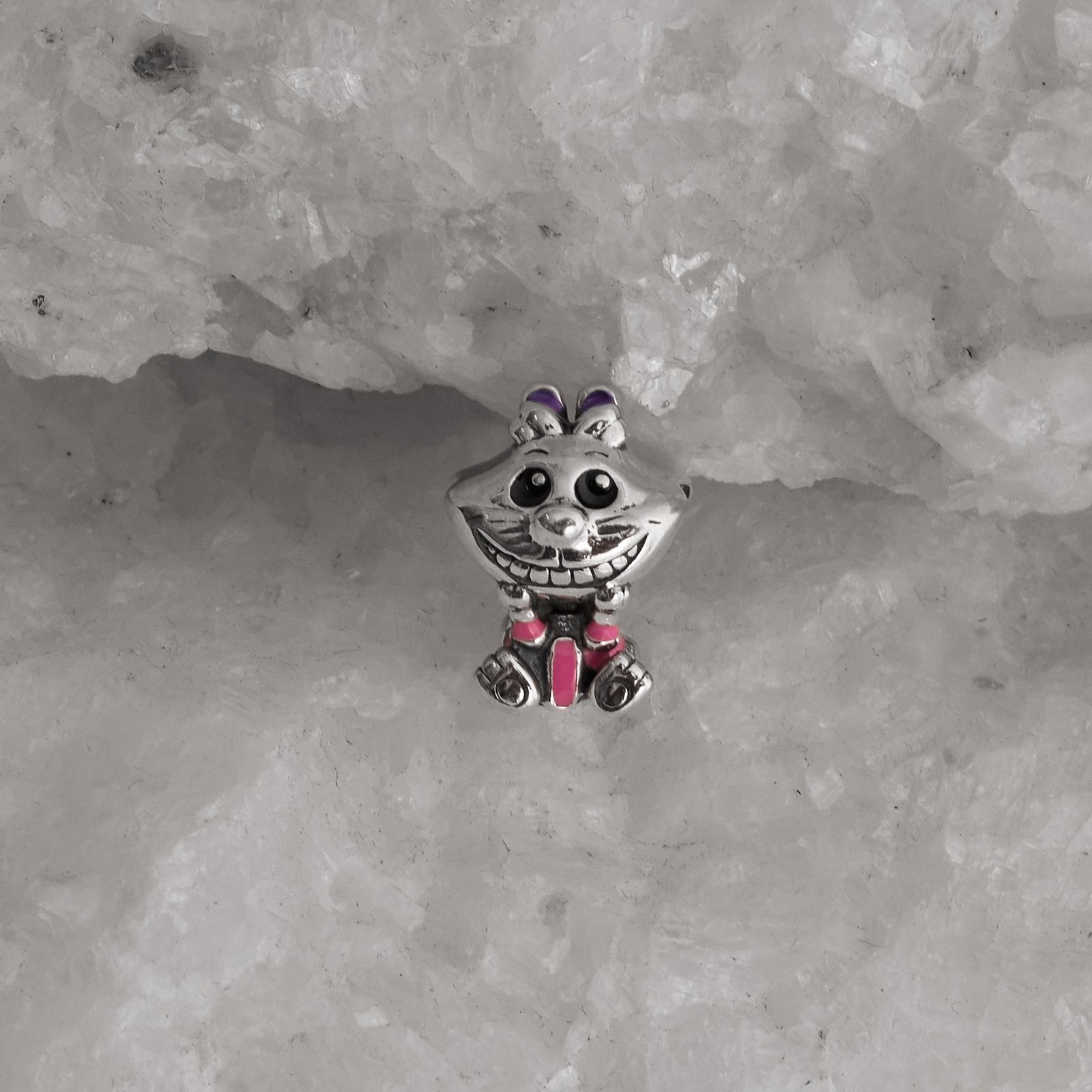 Berloque separador Gato de Cheshire resina 15mm envelhecido