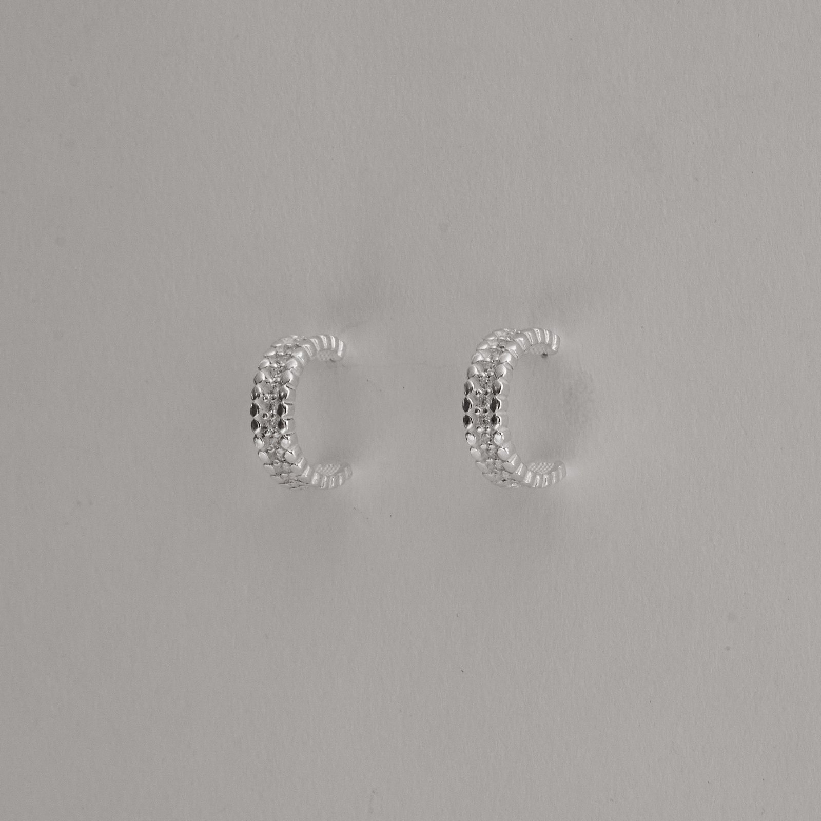 Argola fio bolinhas com cravejado 15mm tarraxa