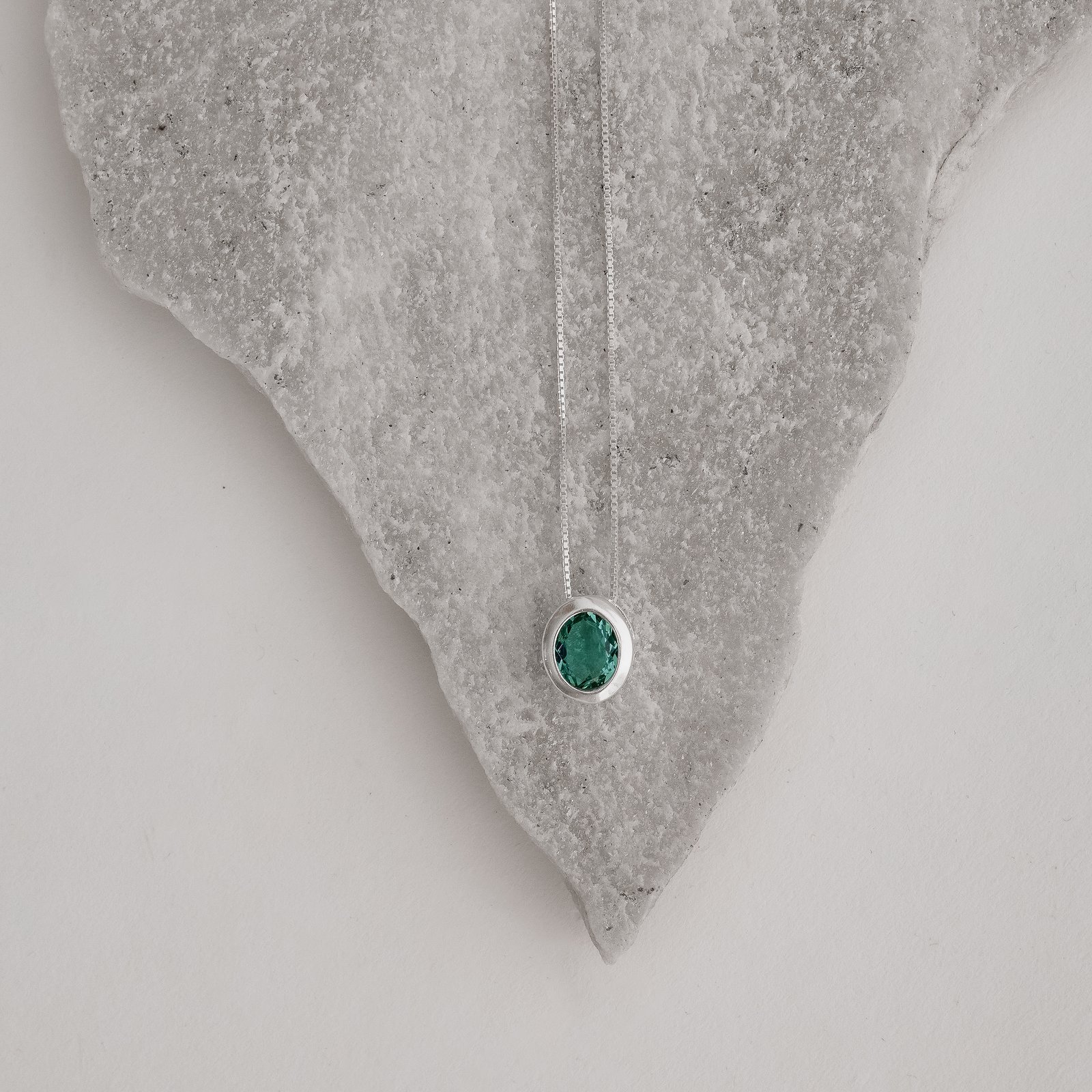 Colar zircônia oval turmalina 11mm 45cm