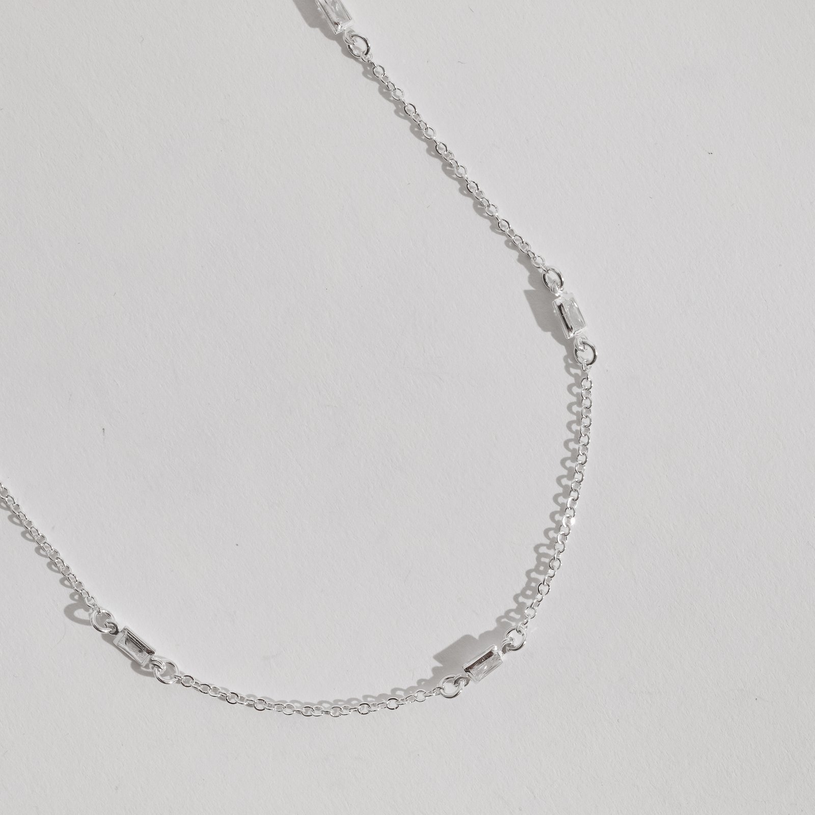Colar entremeio zircônias retangulares 6mm 45cm