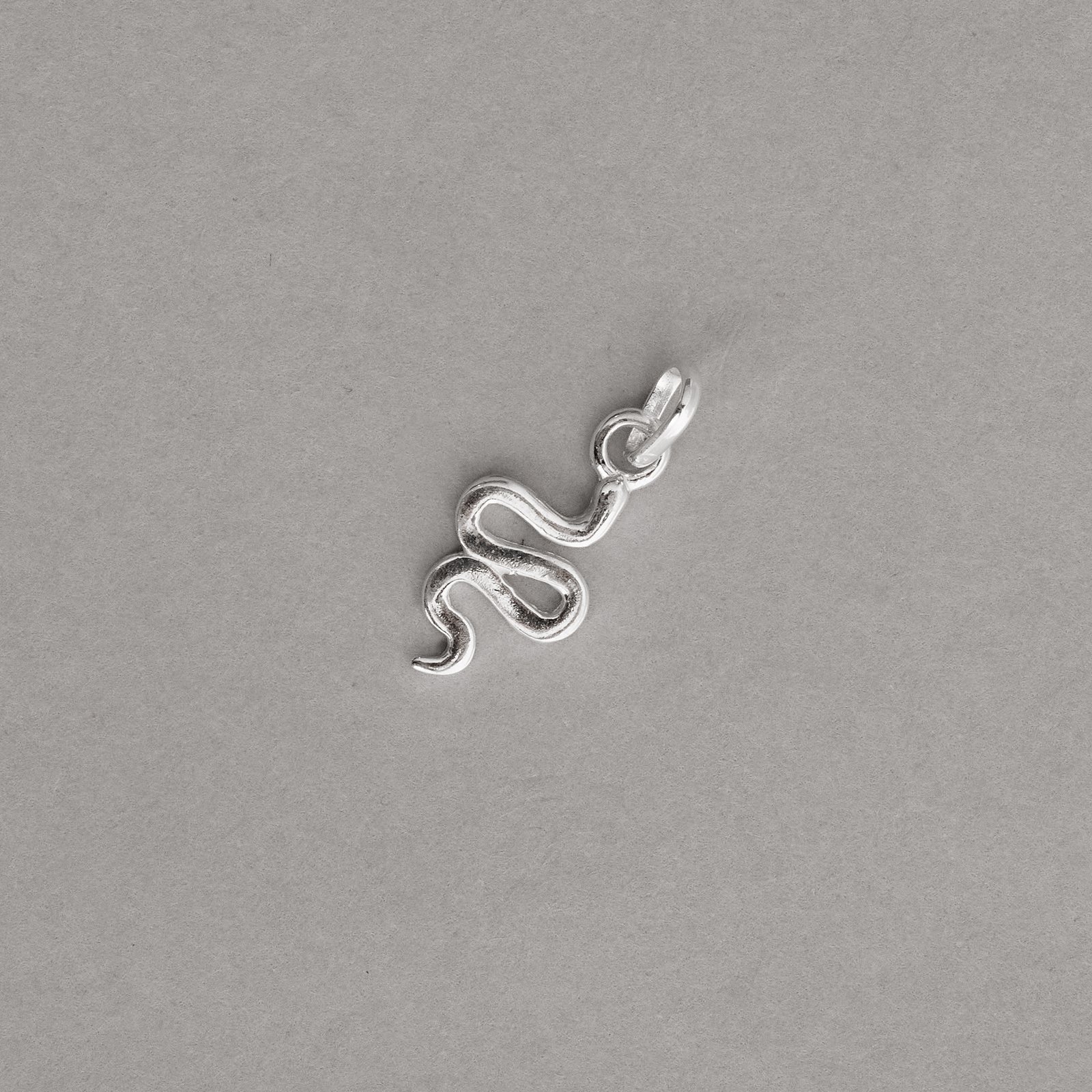 Pingente cobra 13mm