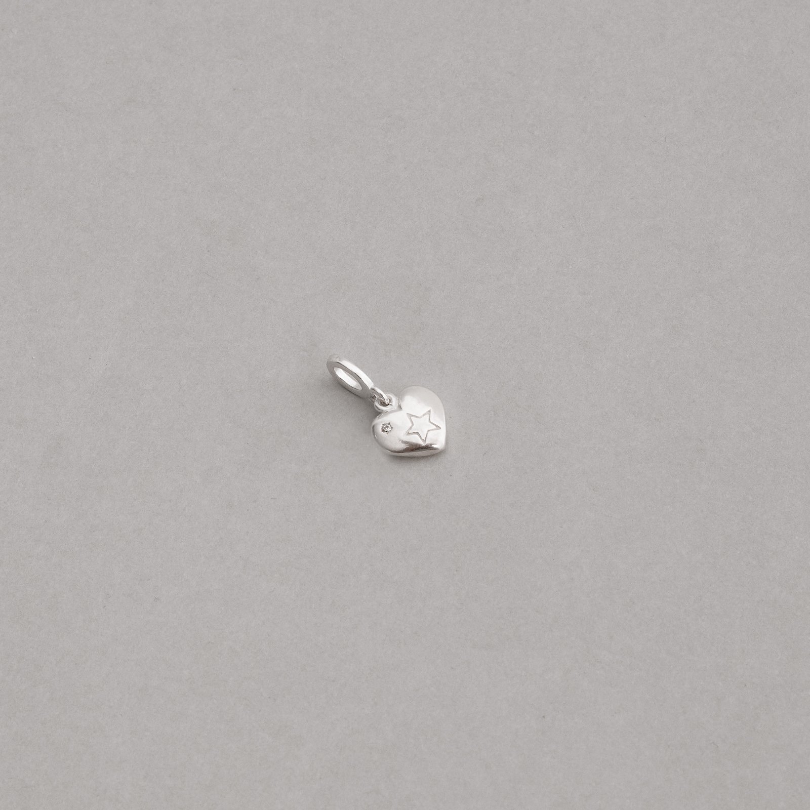 Pingente coração desenho estrela 9mm