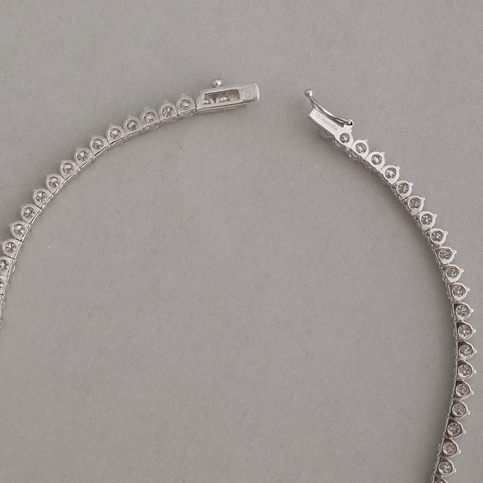 Colar Riviera 3 pontas moissanite degradê 3, 4 e 5mm 42cm fecho gaveta