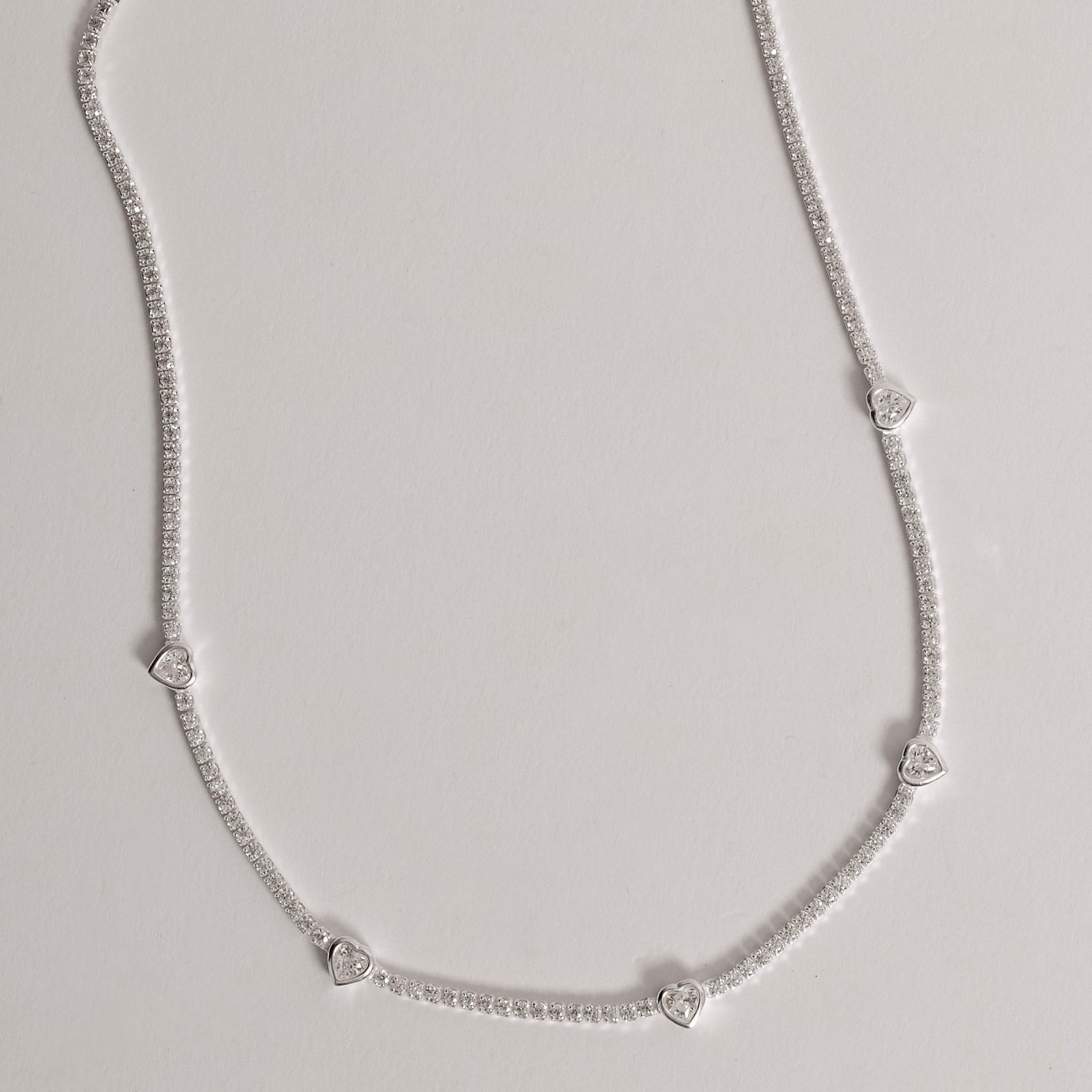 Colar Riviera 2.0 com entremeios zircônias coração 40+5cm