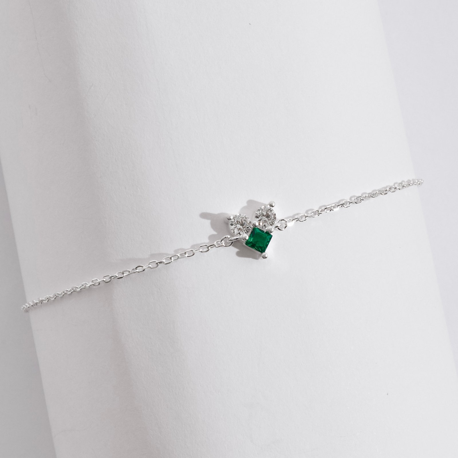 Pulseira entremeio zircônias redonda e losango esmeralda 7mm 16+4cm
