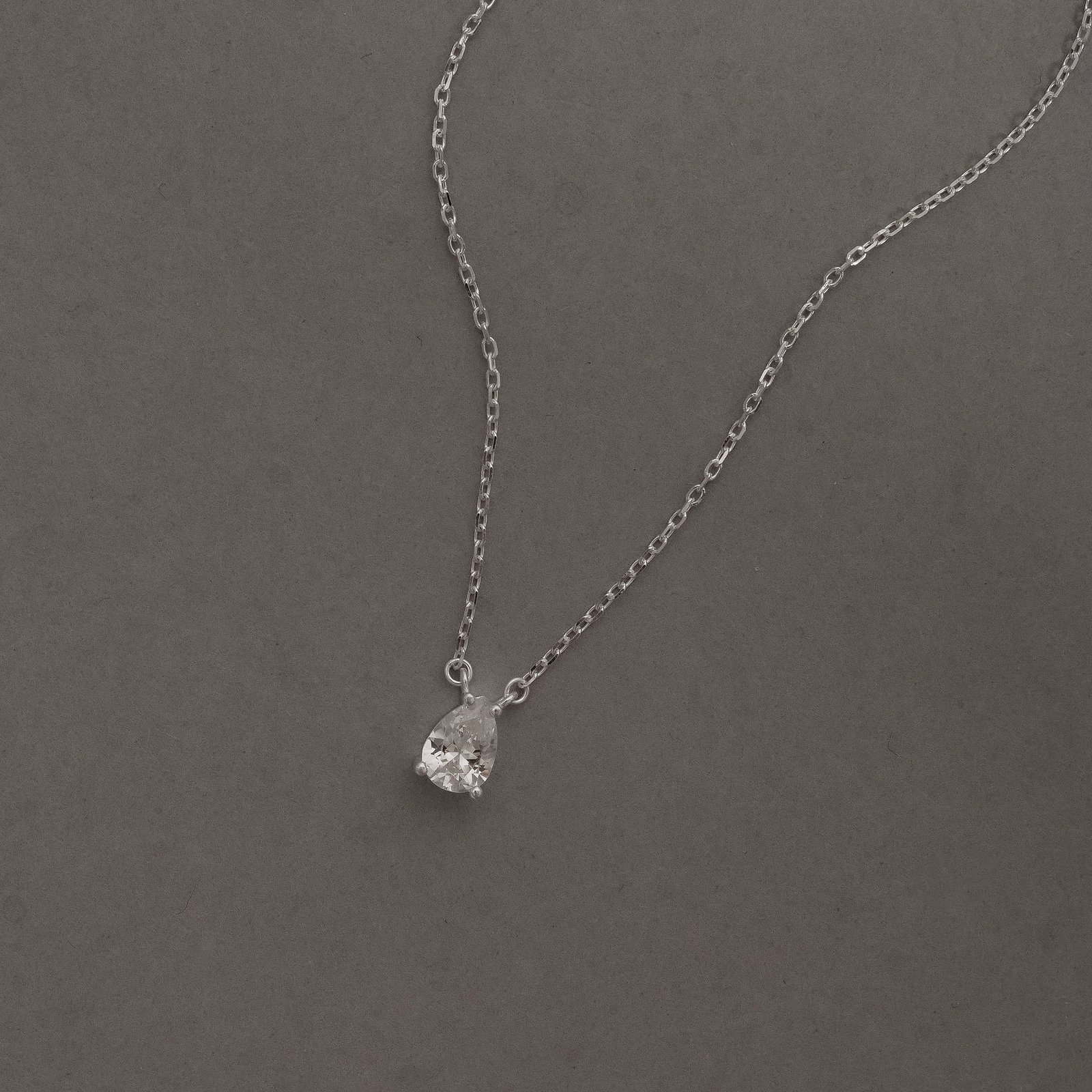 Colar entremeio zircônia gota 7x5mm 40+5cm