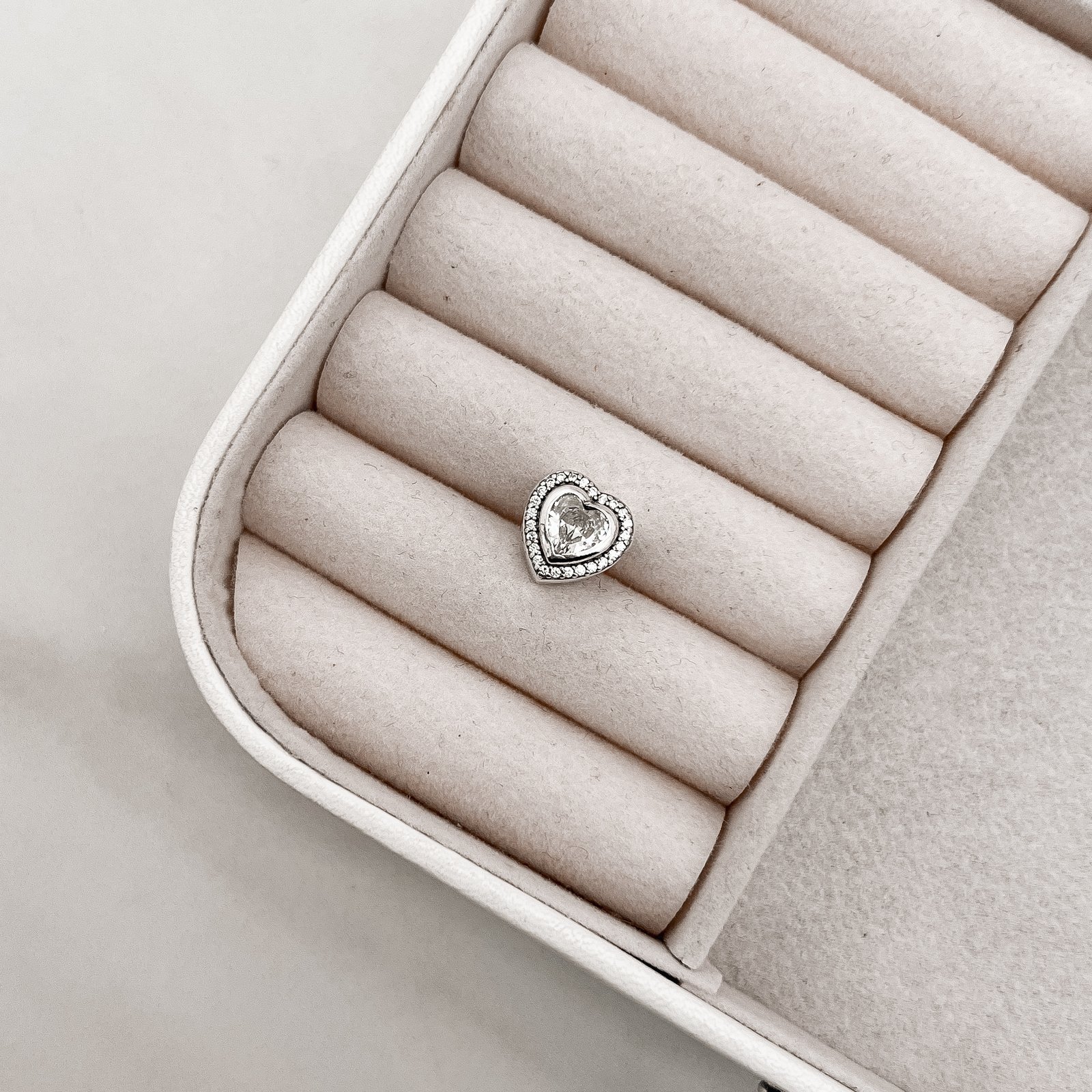 Berloque separador zircônia coração cristal com cravejado 11mm