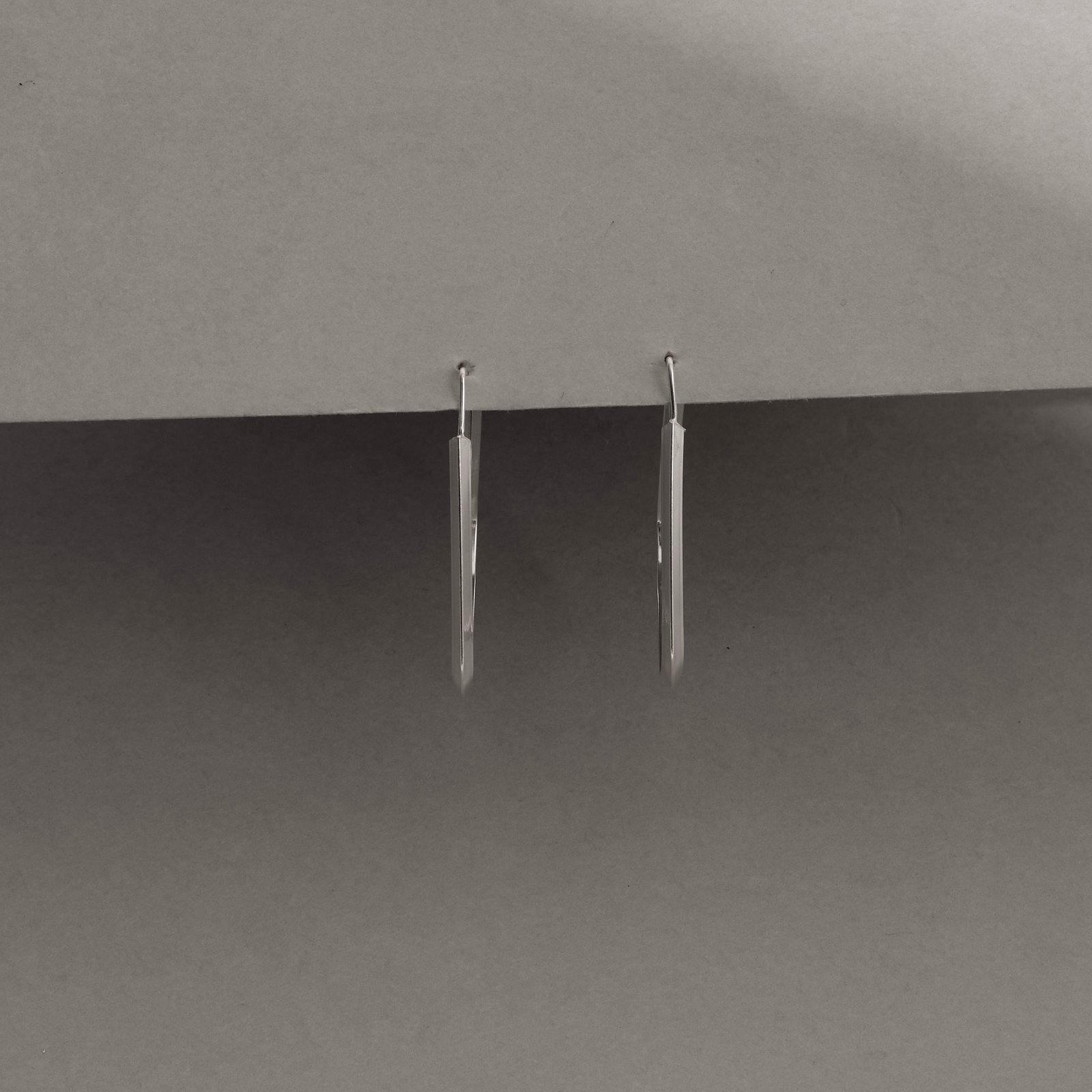 Argola pentágono 25mm fio triângulo