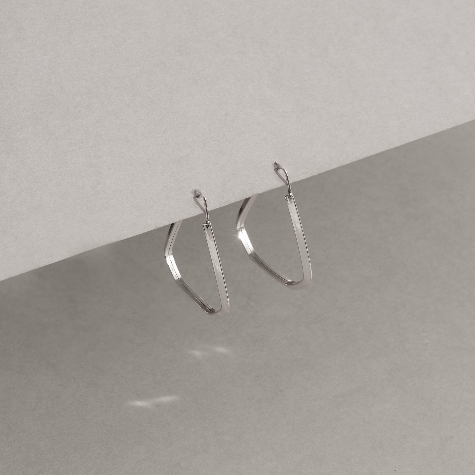 Argola pentágono 32mm fio triângulo
