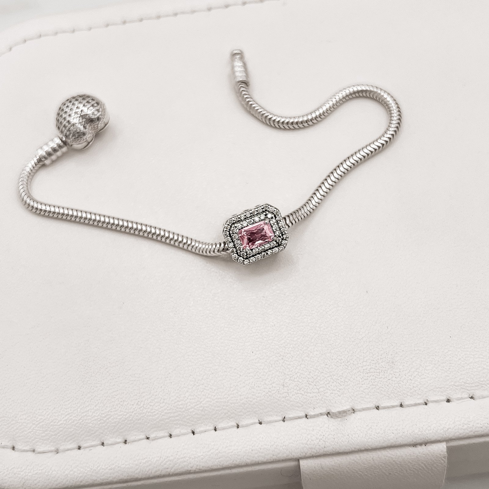 Berloque separador zircônia retangular rosa com cravejado 11mm