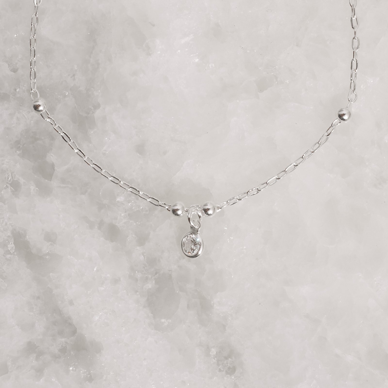 Pulseira infantil entremeio bolas 3mm e pingente zircônia 4mm 15cm