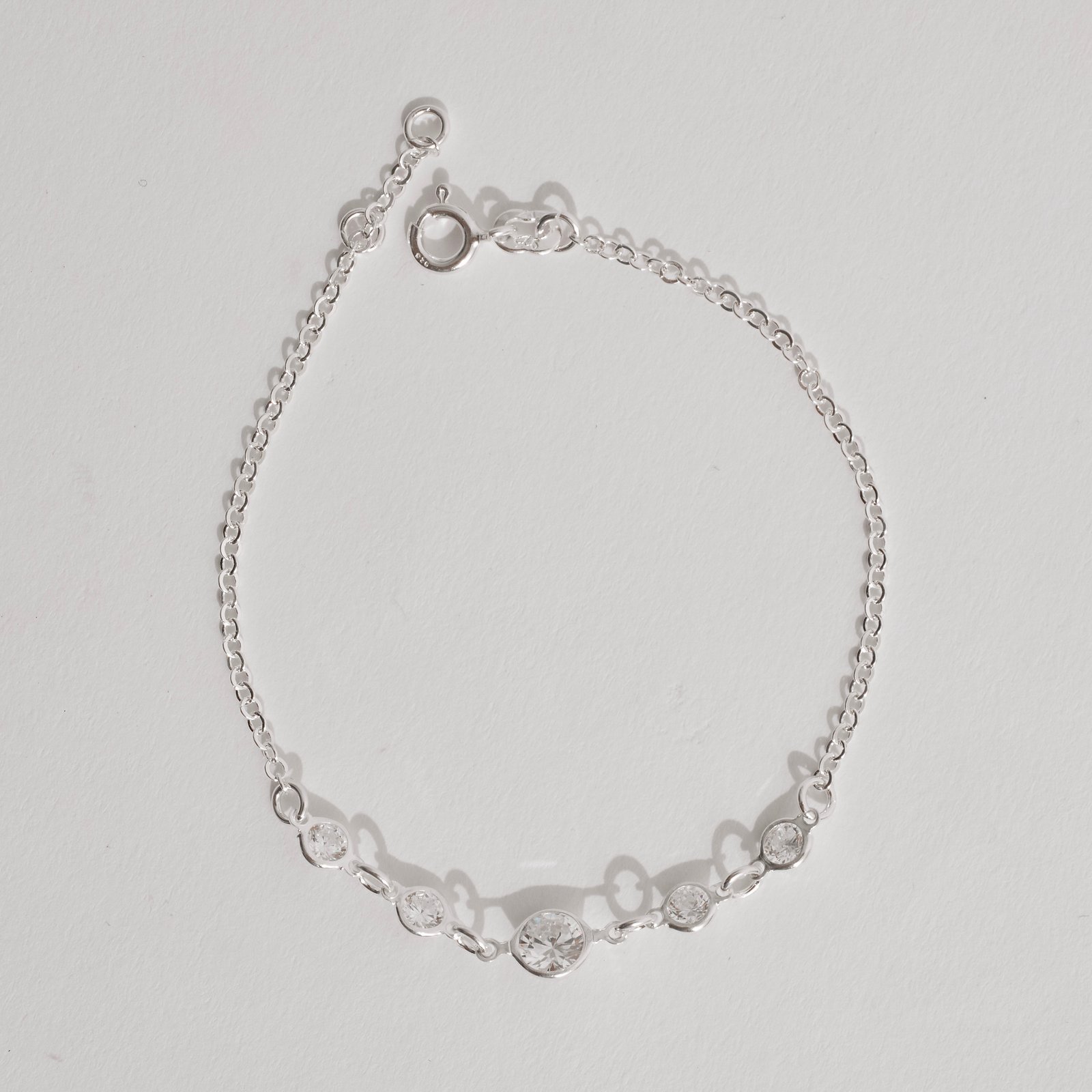 Pulseira entremeios zircônias 4 e 7mm 19cm