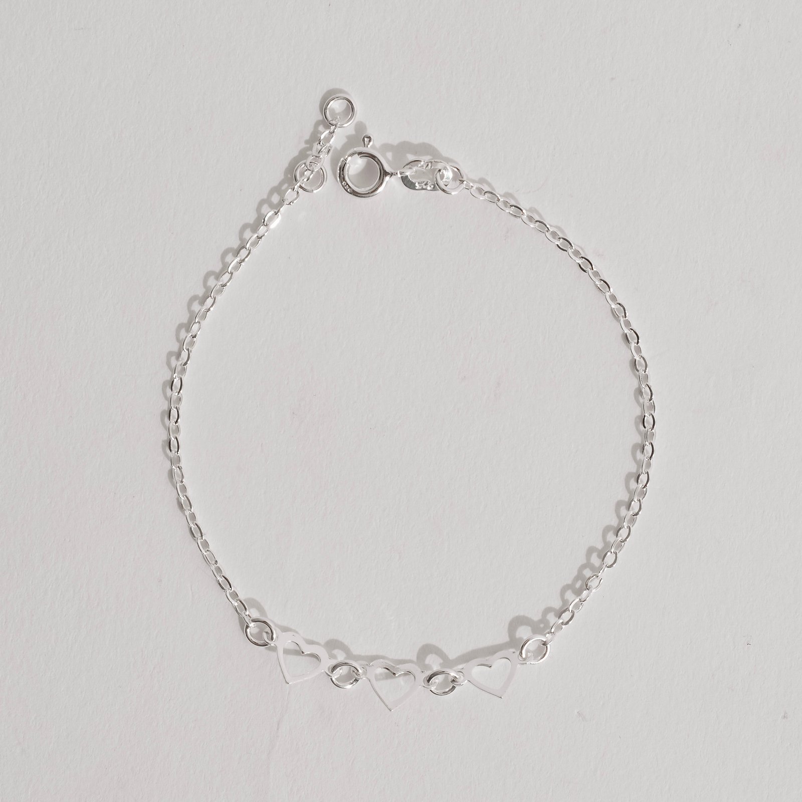 Pulseira entremeio corações vazados 6mm 19cm