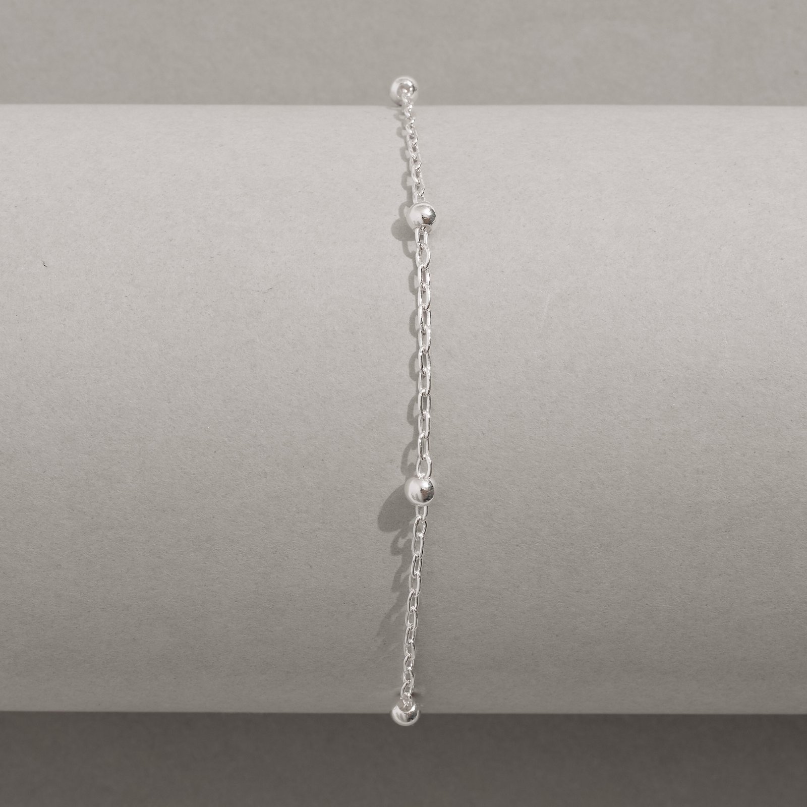 Pulseira entremeio bolas 4mm corrente cartier 18,5cm