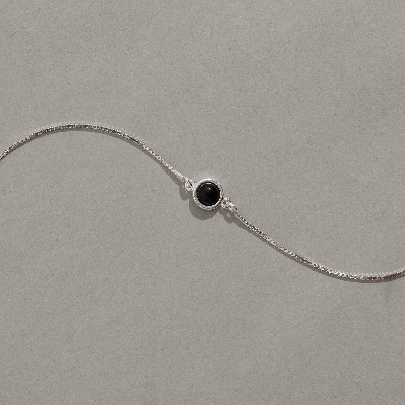 Pulseira entremeio pedra ônix 7mm v15 16cm com alongadora