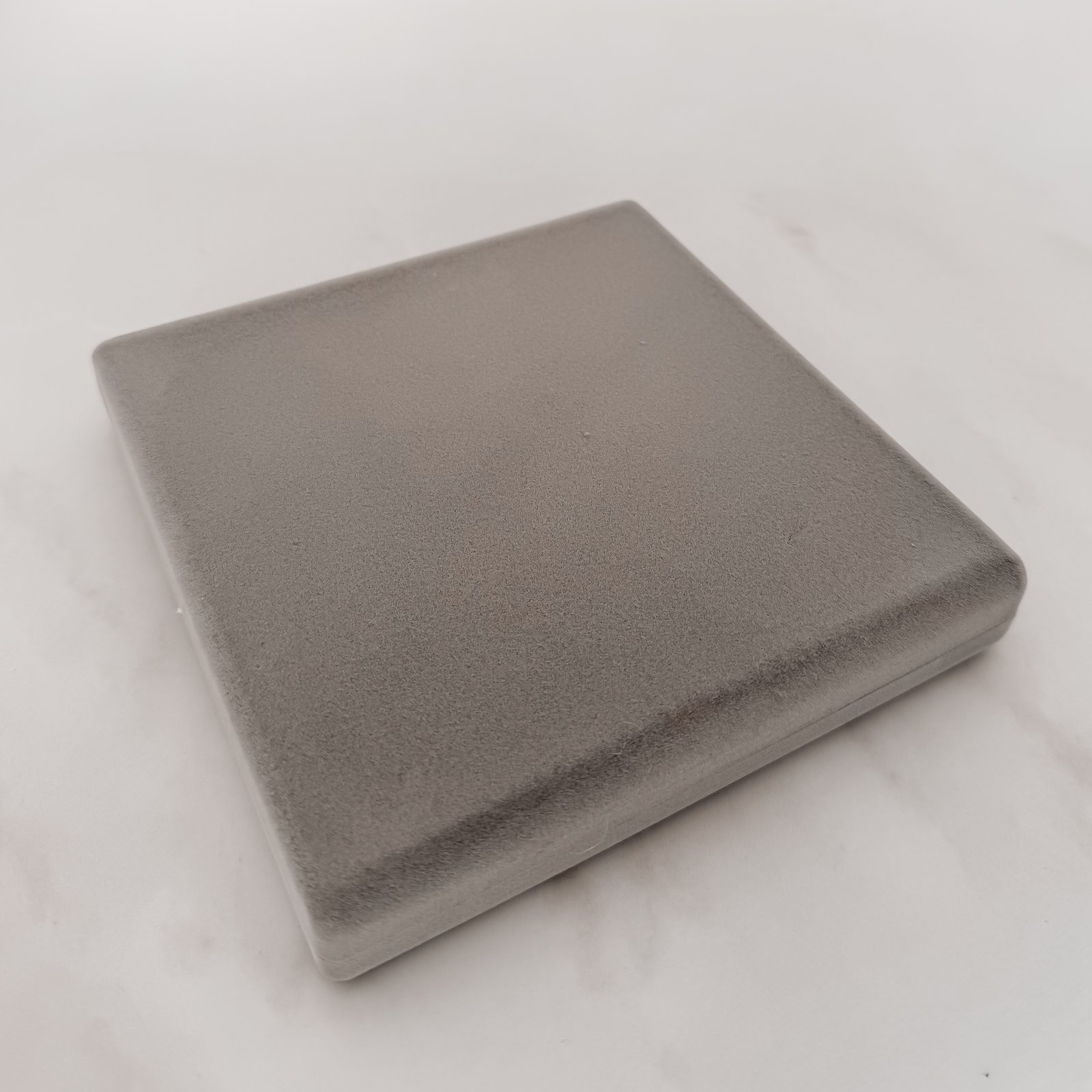 Porta joias colar cinza interior branco 17x16,5x3
