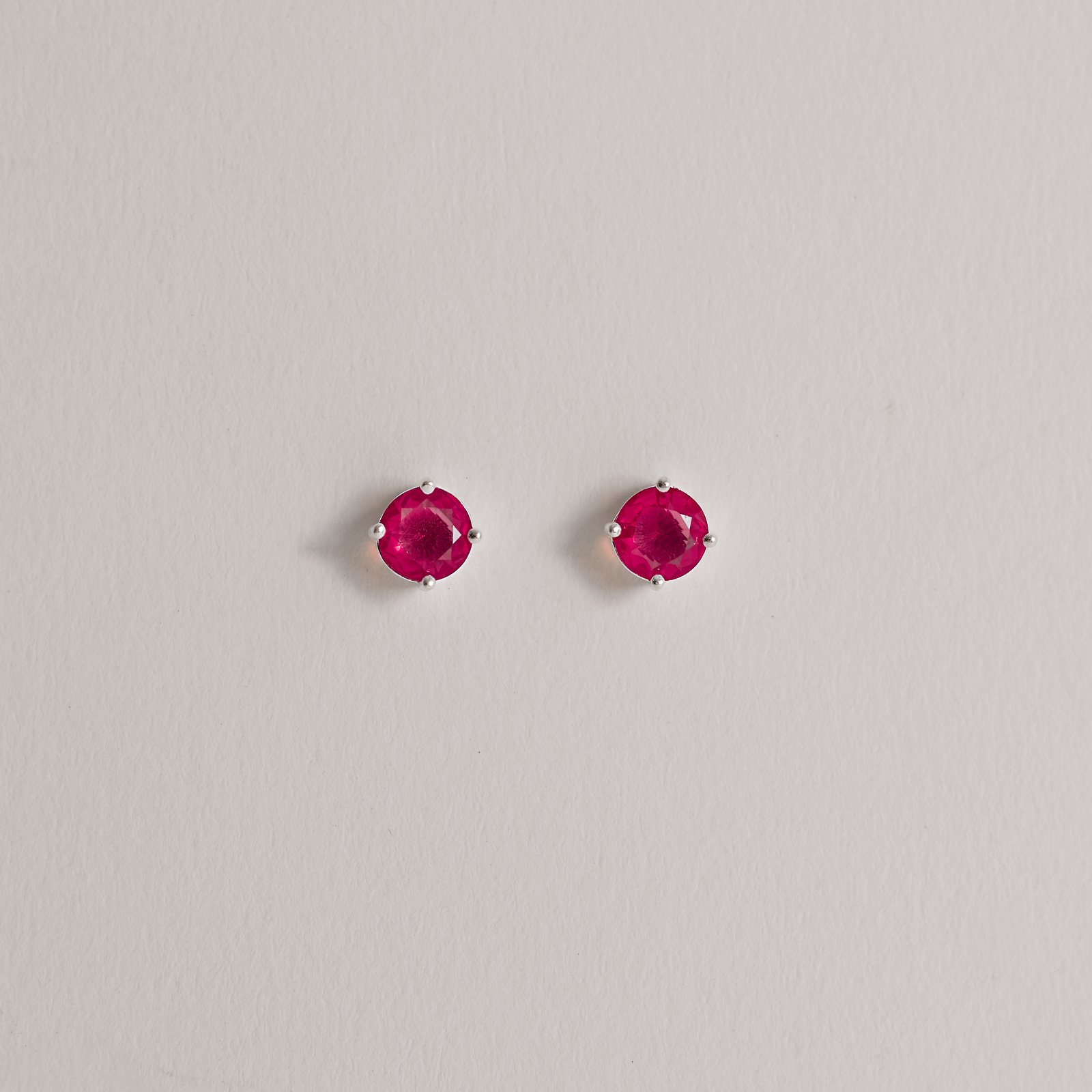 Conjunto brinco e colar zircônia redonda rubi 6mm 45cm