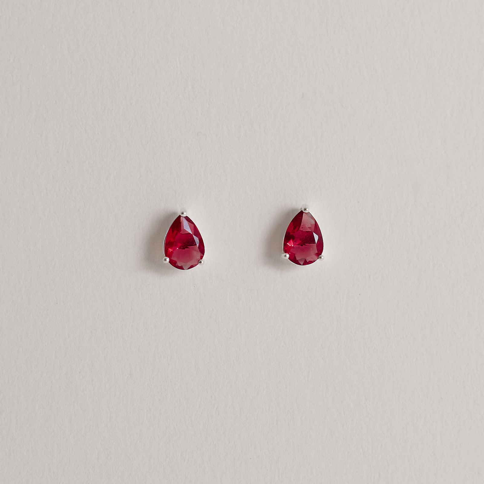 Conjunto brinco e colar zircônia gota rubi 6x4mm 40cm