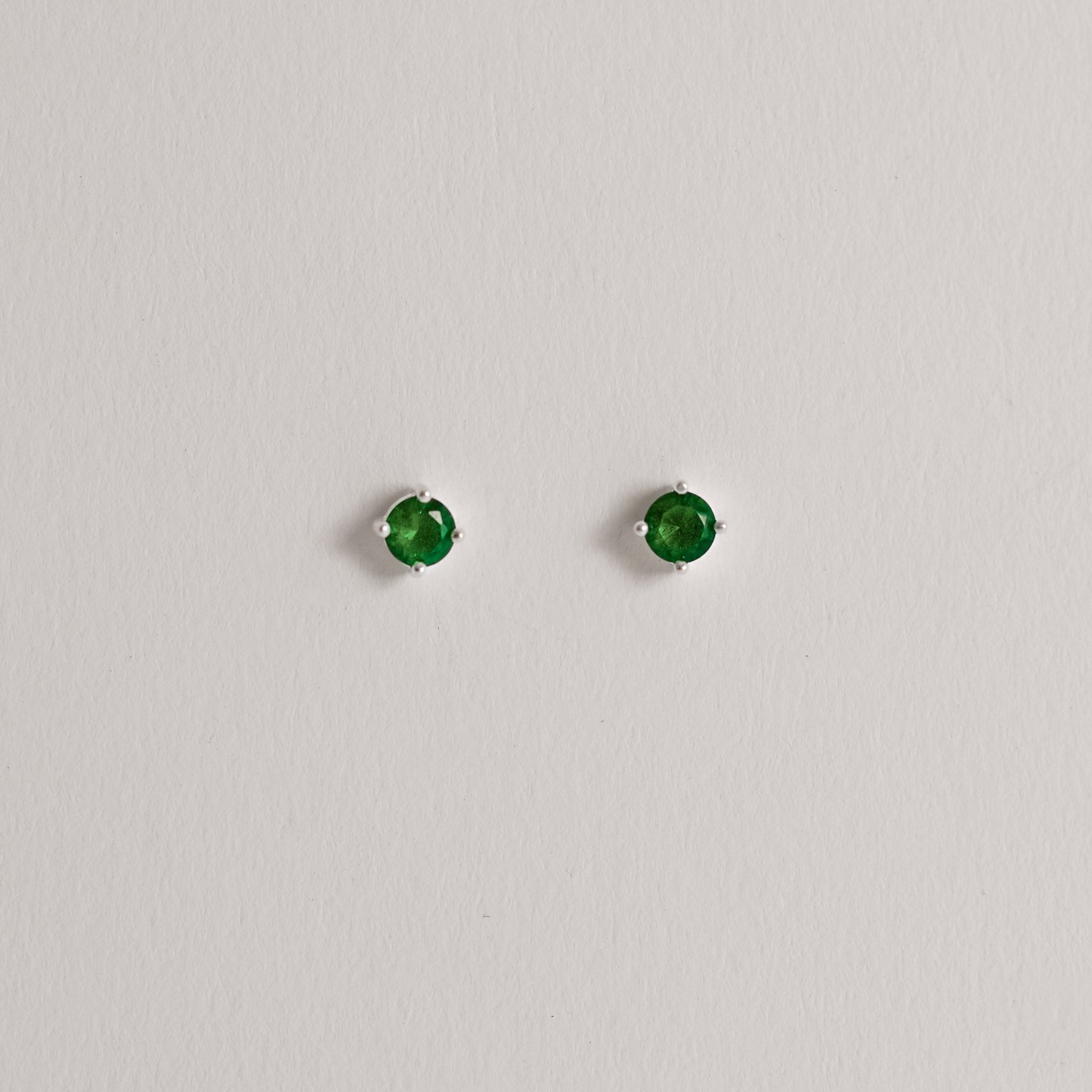Conjunto brinco e colar zircônia redonda esmeralda 4mm 40cm
