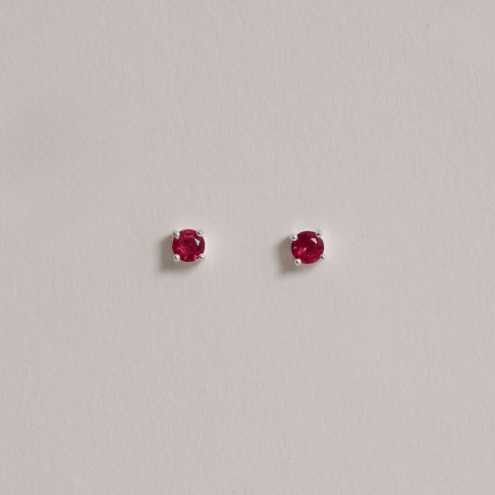 Conjunto brinco e colar zircônia redonda rubi 4mm 40cm