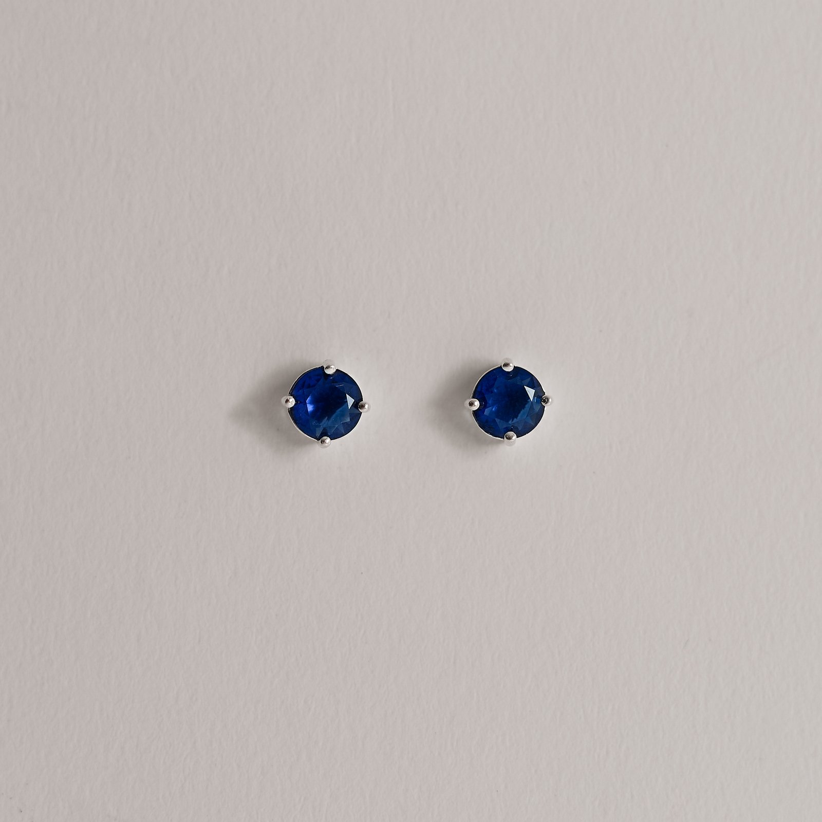 Conjunto brinco e colar zircônia redonda azul 6mm 45cm