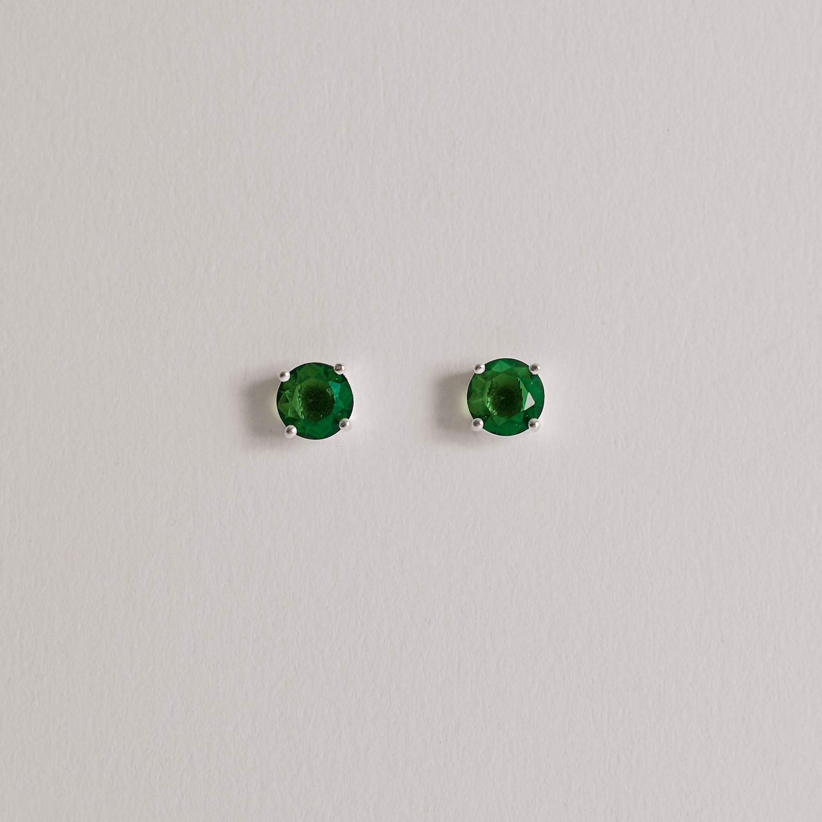 Conjunto brinco e colar zircônia redonda esmeralda 6mm 45cm