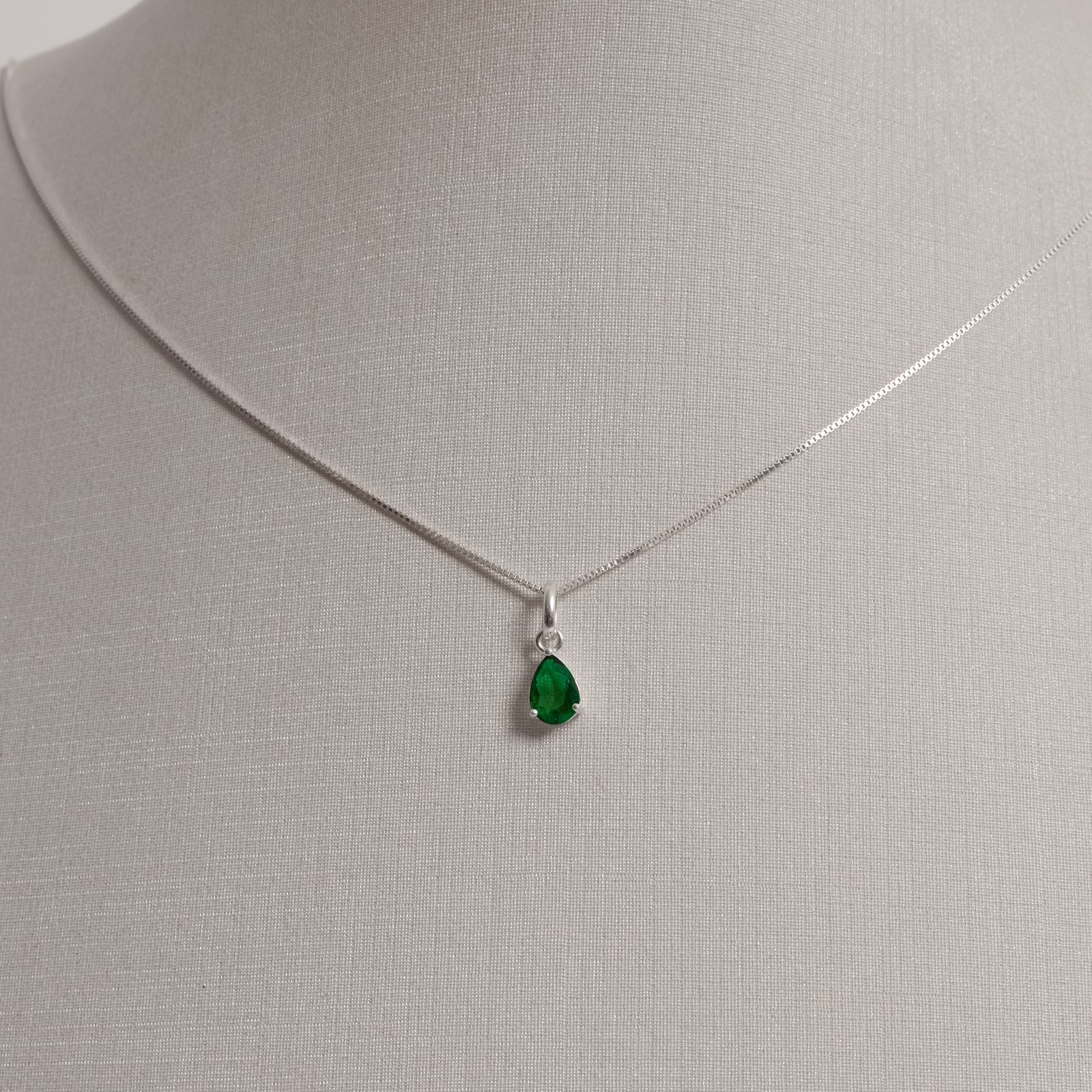 Conjunto brinco e colar zircônia gota esmeralda 7x5mm 45cm