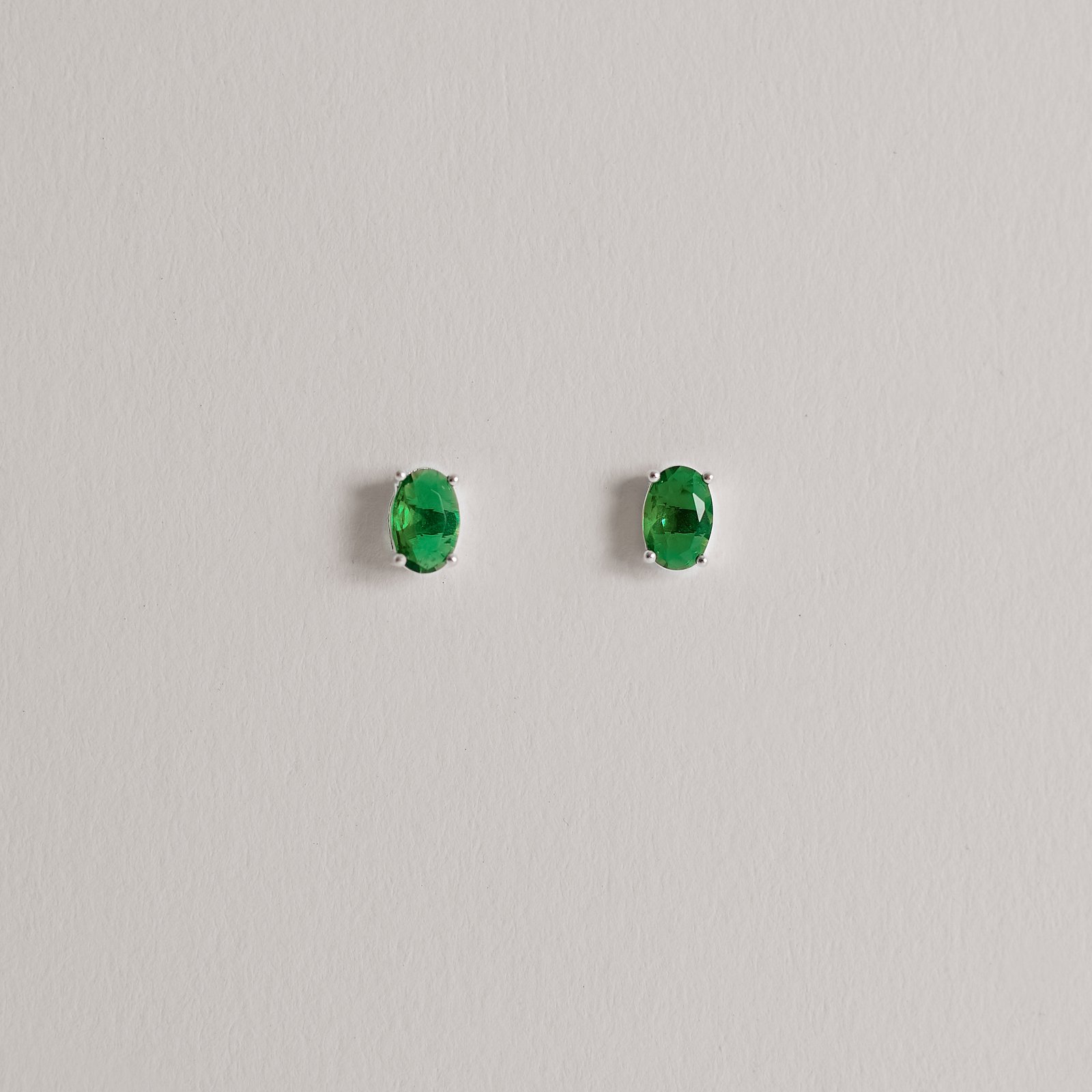 Conjunto brinco e colar zircônia oval esmeralda 6x4mm 45cm