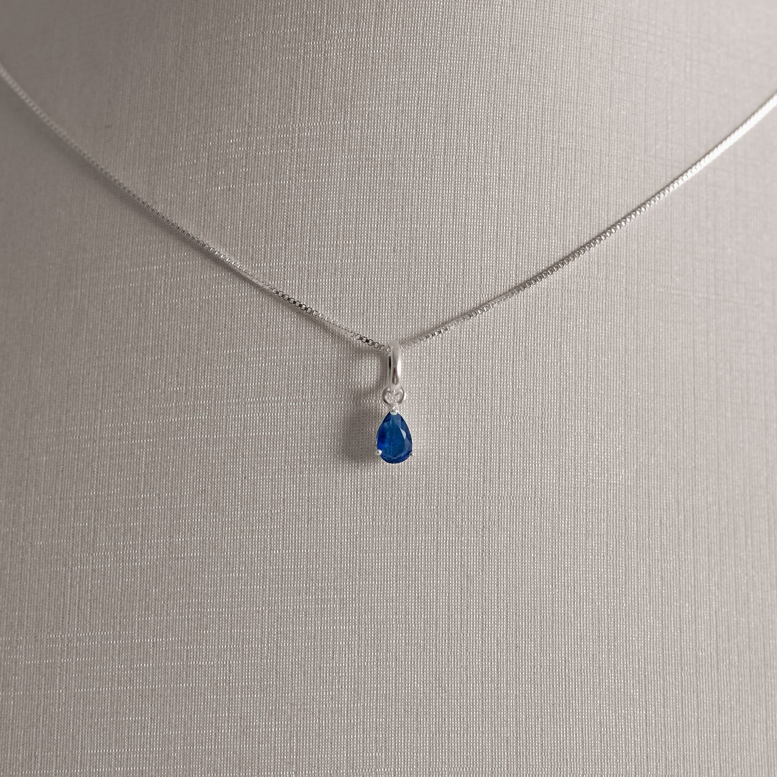 Conjunto brinco e colar zircônia gota azul 6x4mm 40cm