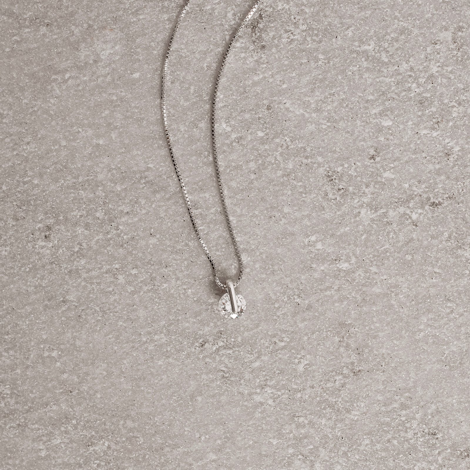 Colar pingente zircônia redonda 5mm 40cm