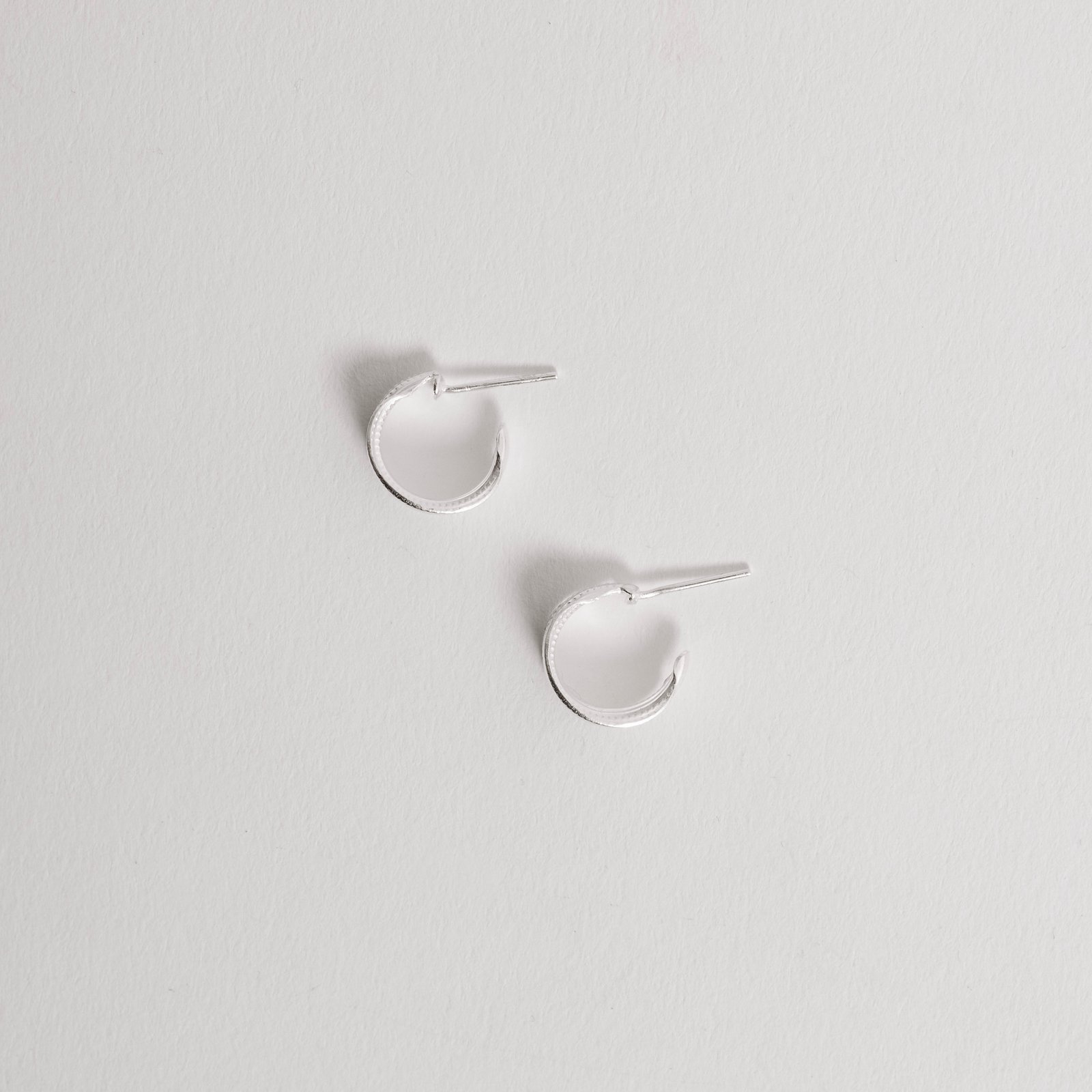 Argola 3 fios texturizados 13mm tarraxa