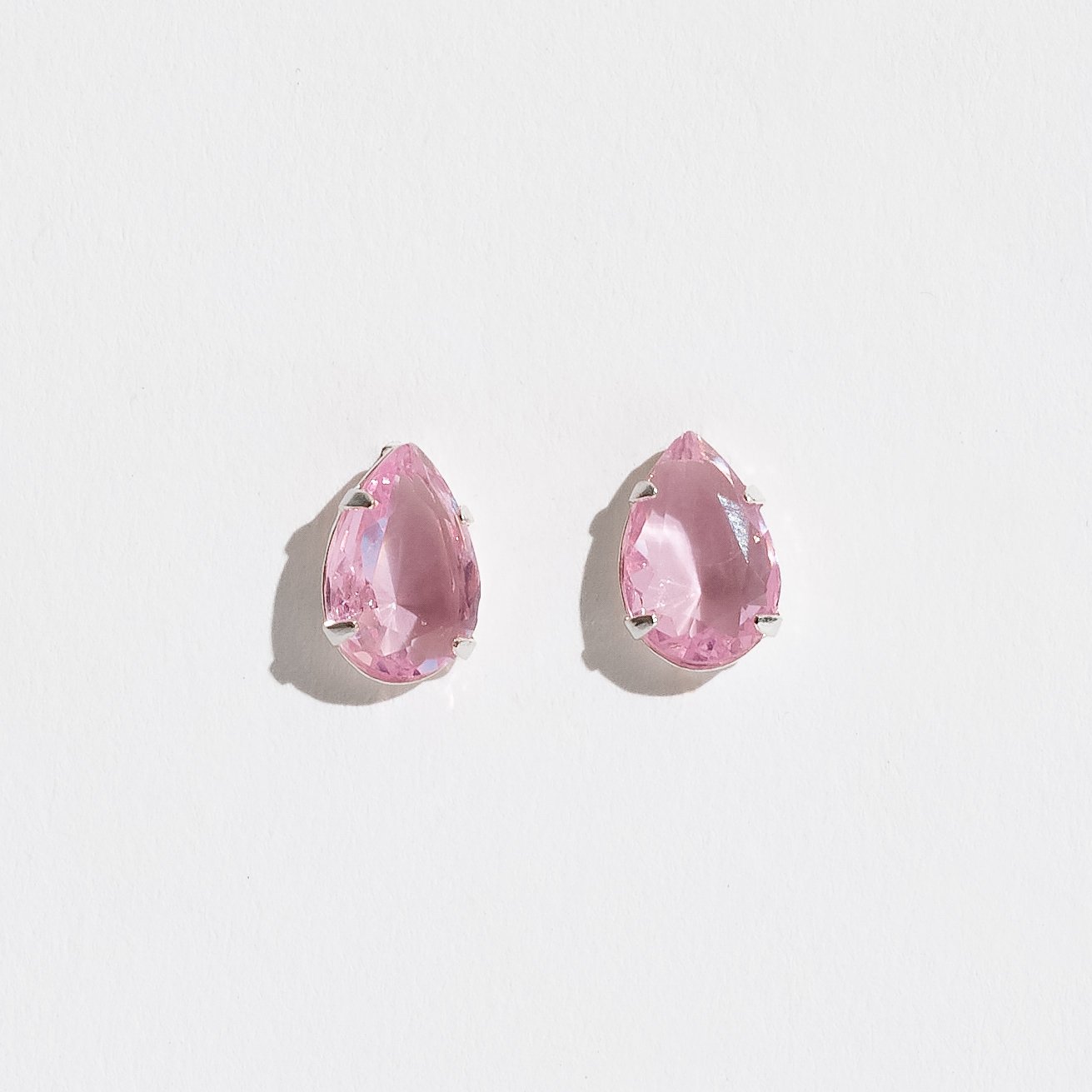 Brinco zircônia gota rosa 12mm