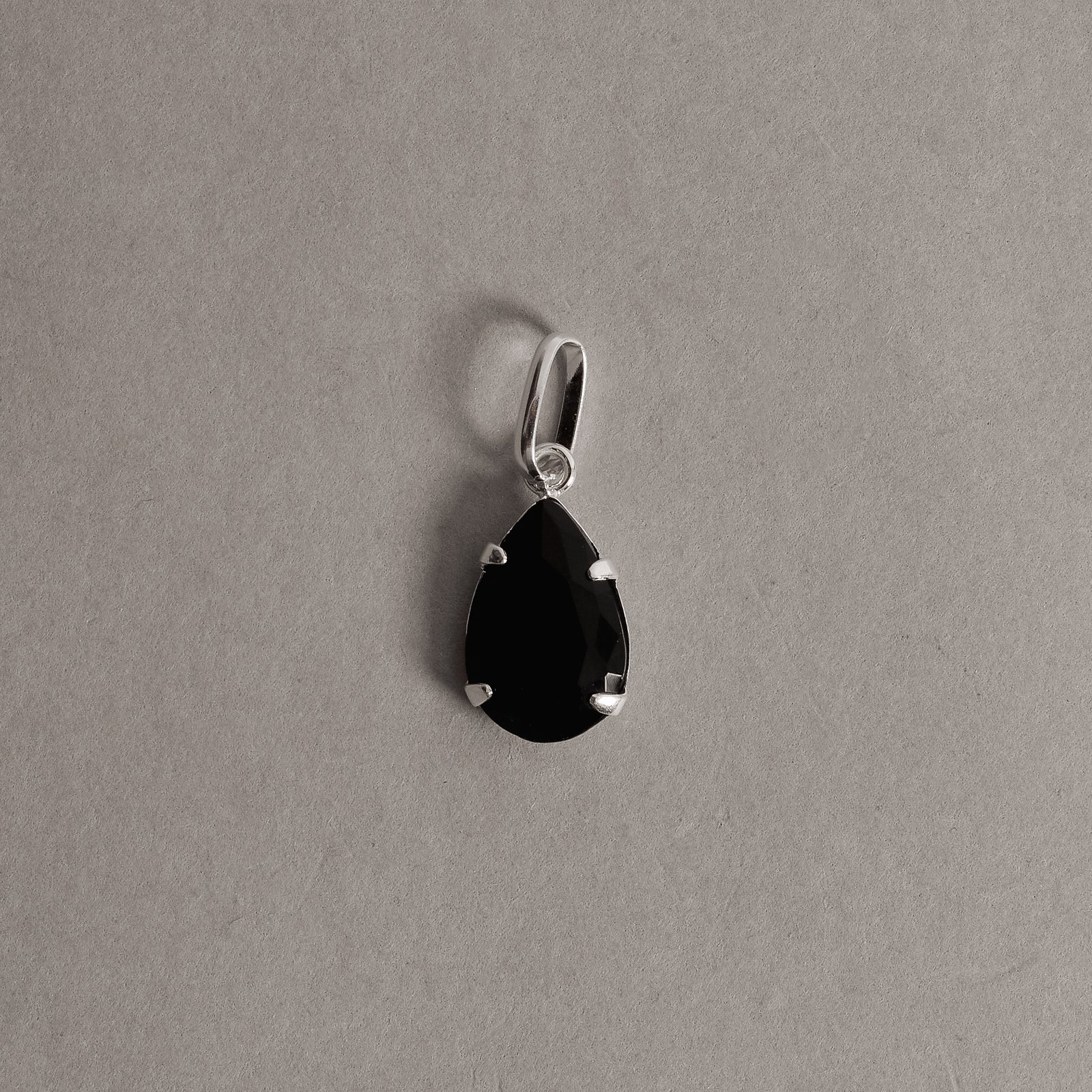 Pingente zircônia gota ônix 12mm