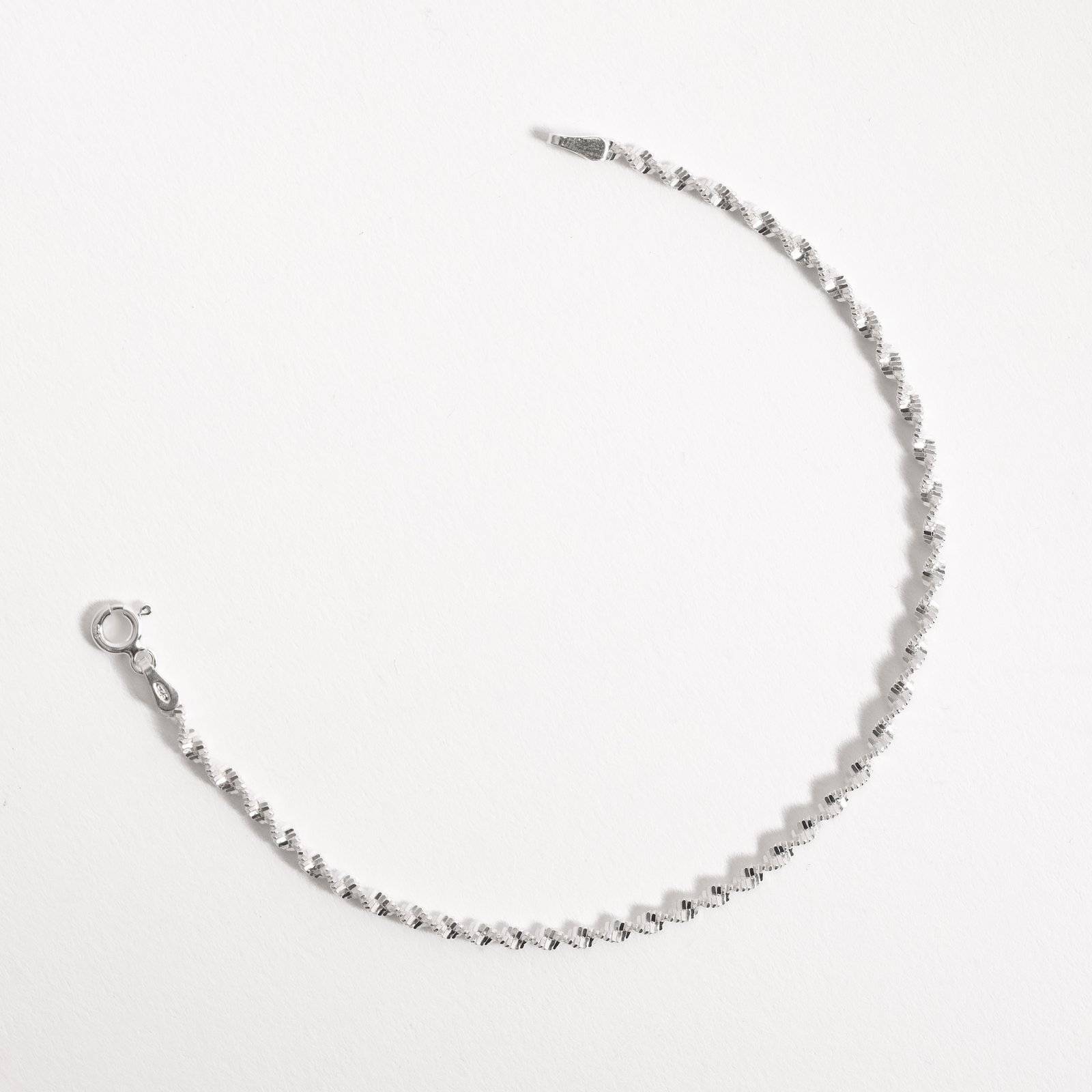 Pulseira corrente laminada torcida 2.4 18,5cm