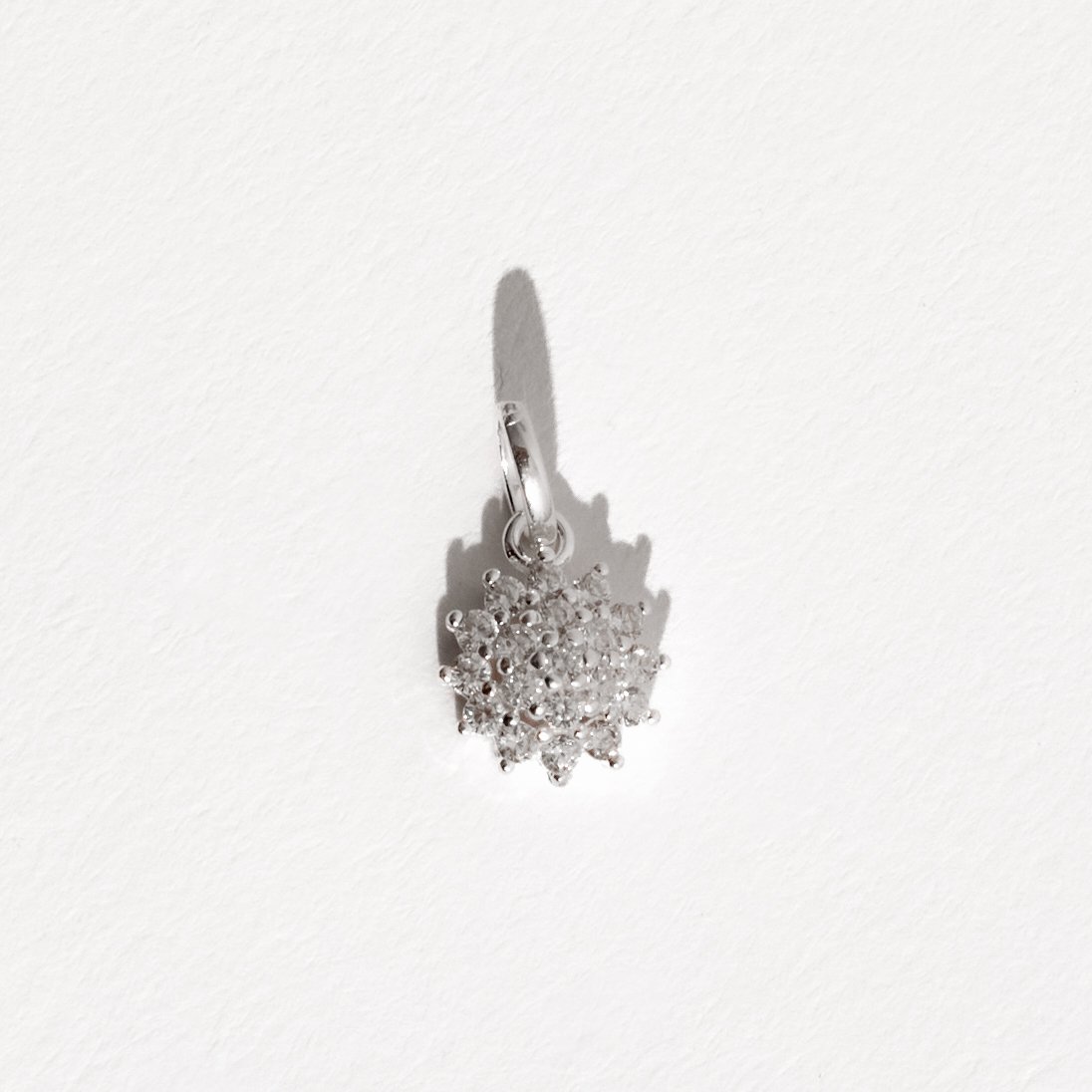 Pingente flor toda cravejada 9mm