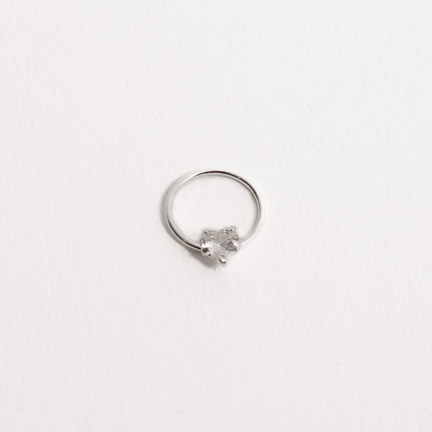 Piercing argola 10mm com zircônia coração