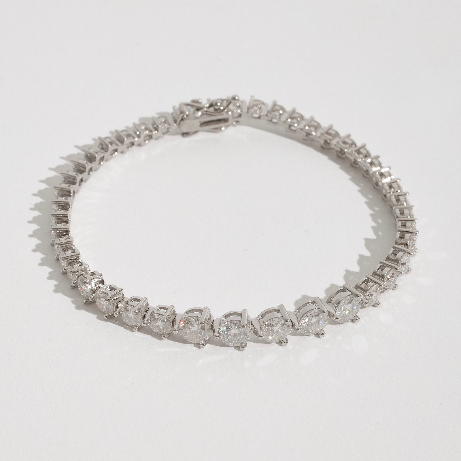 Pulseira Riviera 3 pontas moissanite degradê 3, 4 e 5mm 18cm fecho gaveta