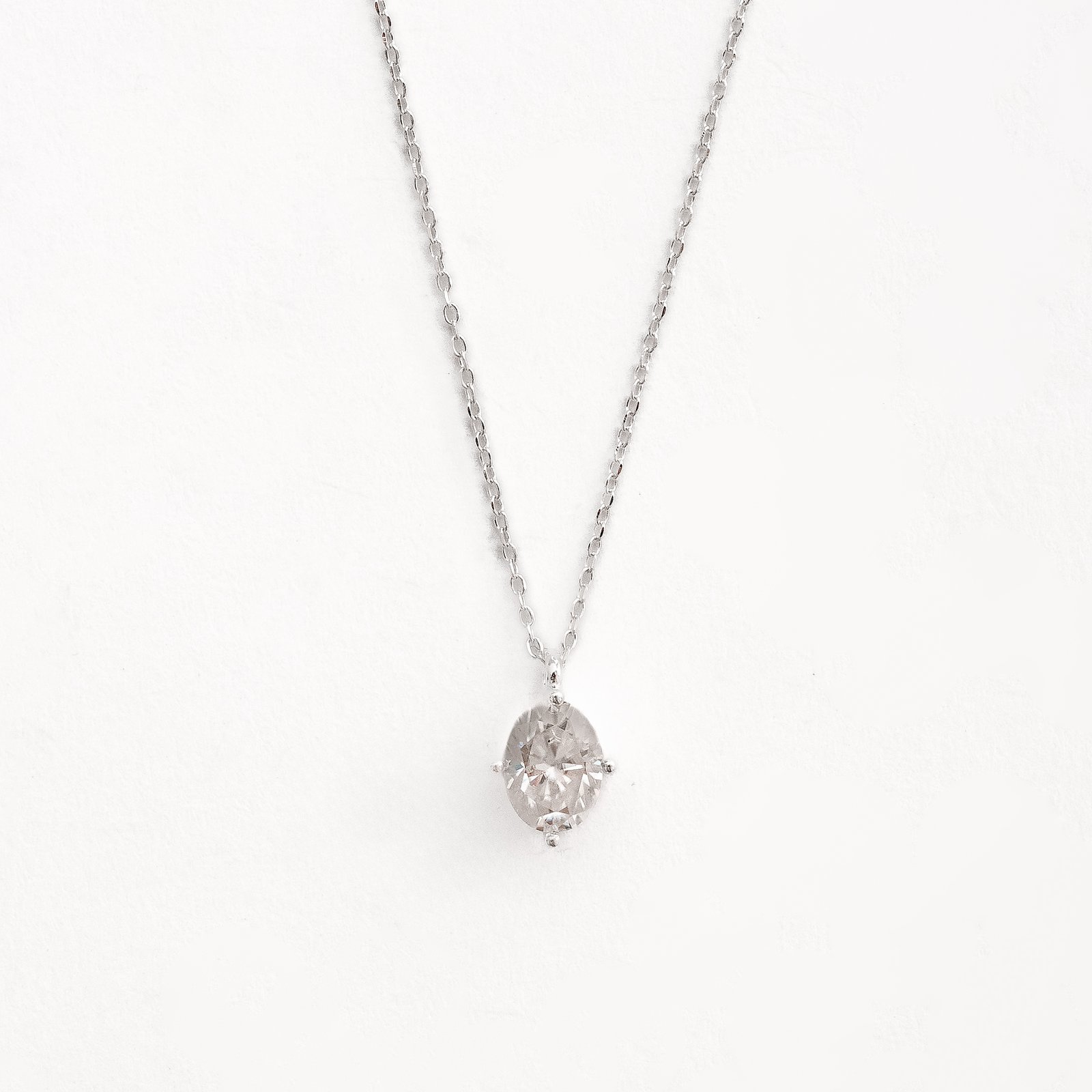Colar pingente moissanite oval cristal 8x6mm corrente cadeado 40+5cm